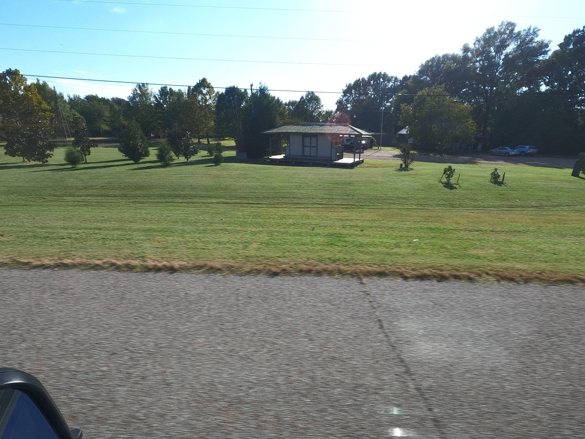 Street view near Green Frog Village, Bells — © aidenrohde (CC BY-SA · Mapillary)