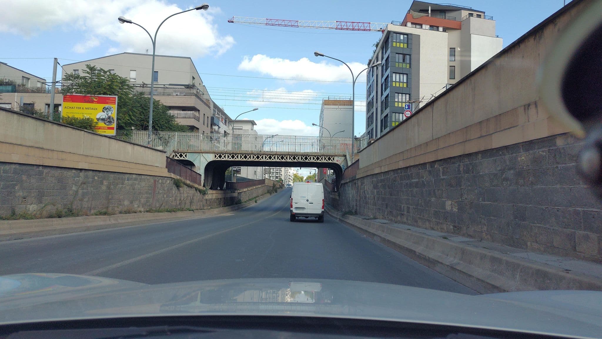 Street view near Le Victor Hugo, Saint-Ouen — © didier2020 (CC BY-SA · Mapillary)