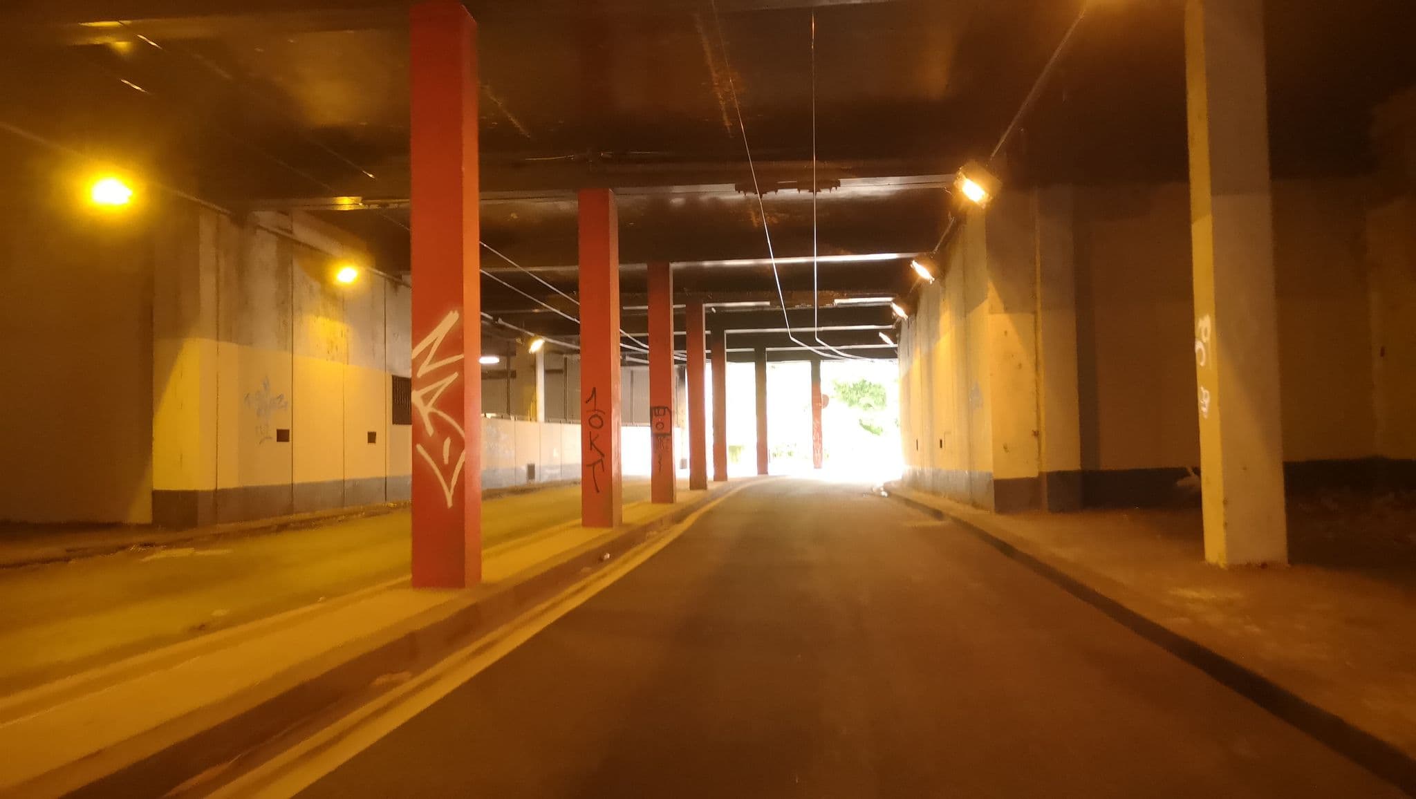 Street view near Hôtel des Congrès, Lyon 06 — © blueberry (CC BY-SA · Mapillary)
