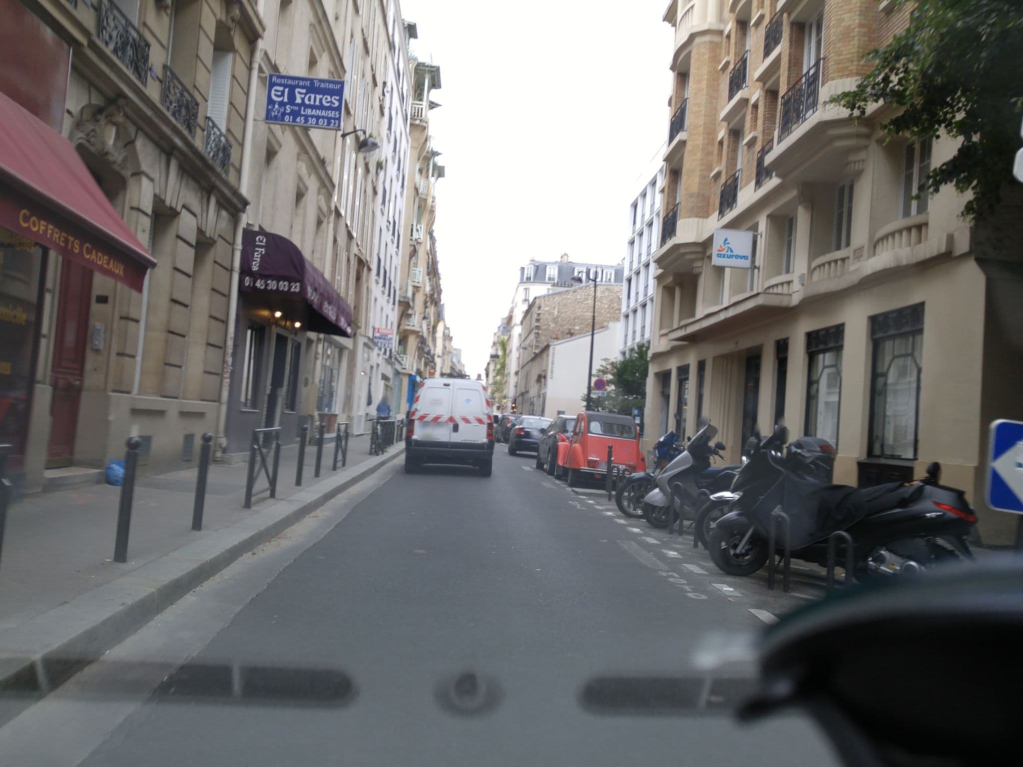 Street view near Ami, Paris 15 Vaugirard — © po_gregoire (CC BY-SA · Mapillary)