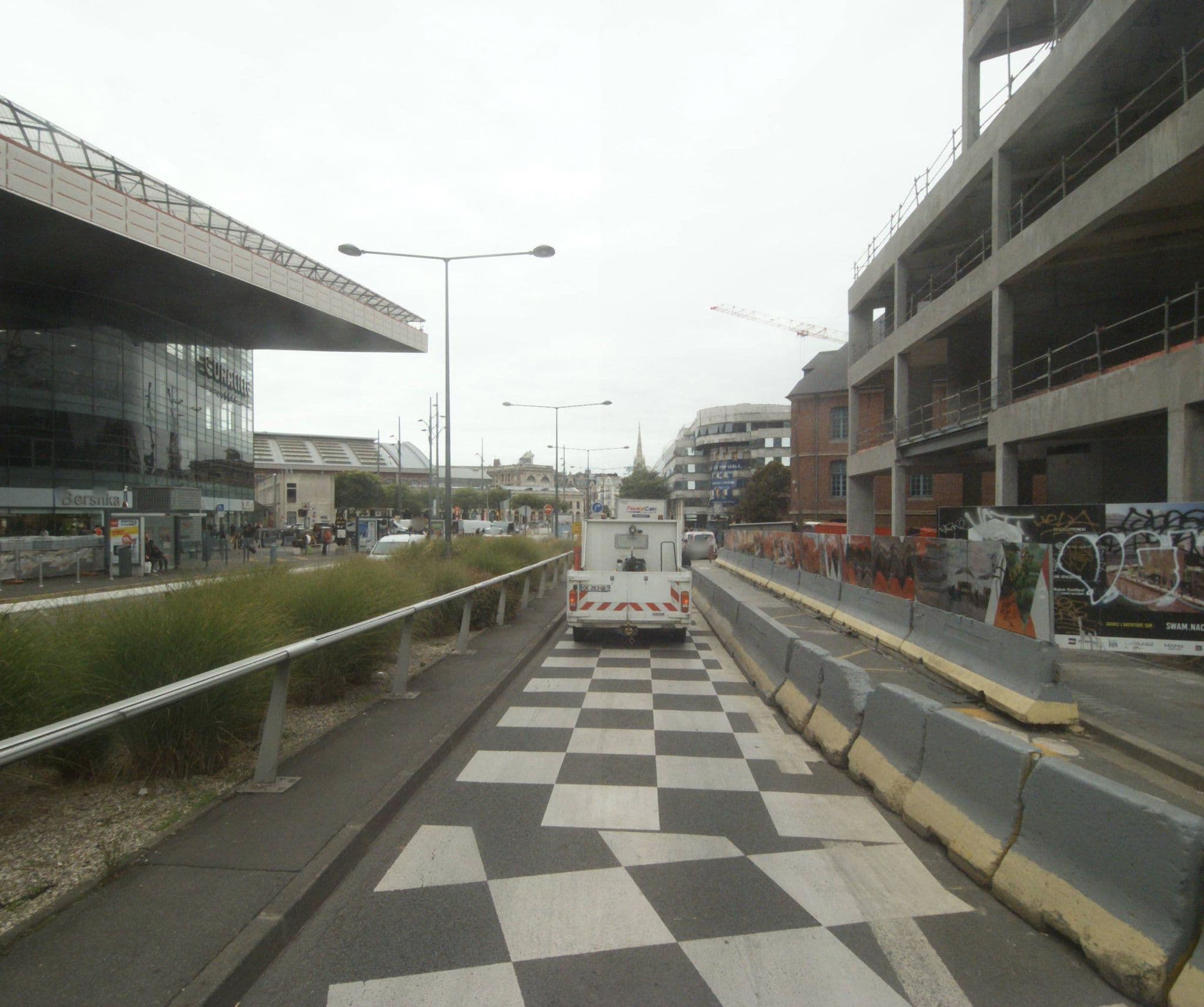 Street view near Hôtel Lille Europe, La Madeleine — © melimmergis (CC BY-SA · Mapillary)