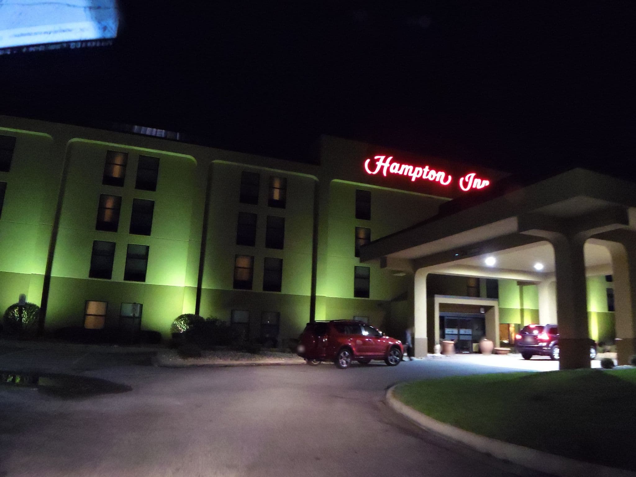 Street view near Hampton by Hilton, Ina — © allen (CC BY-SA · Mapillary)