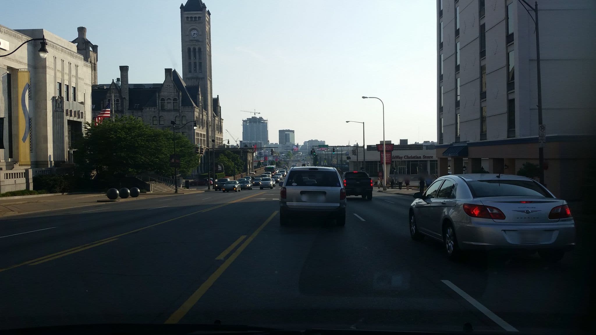Street view near Mark Walker's Hotel Room, Nashville — © dgearhart (CC BY-SA · Mapillary)