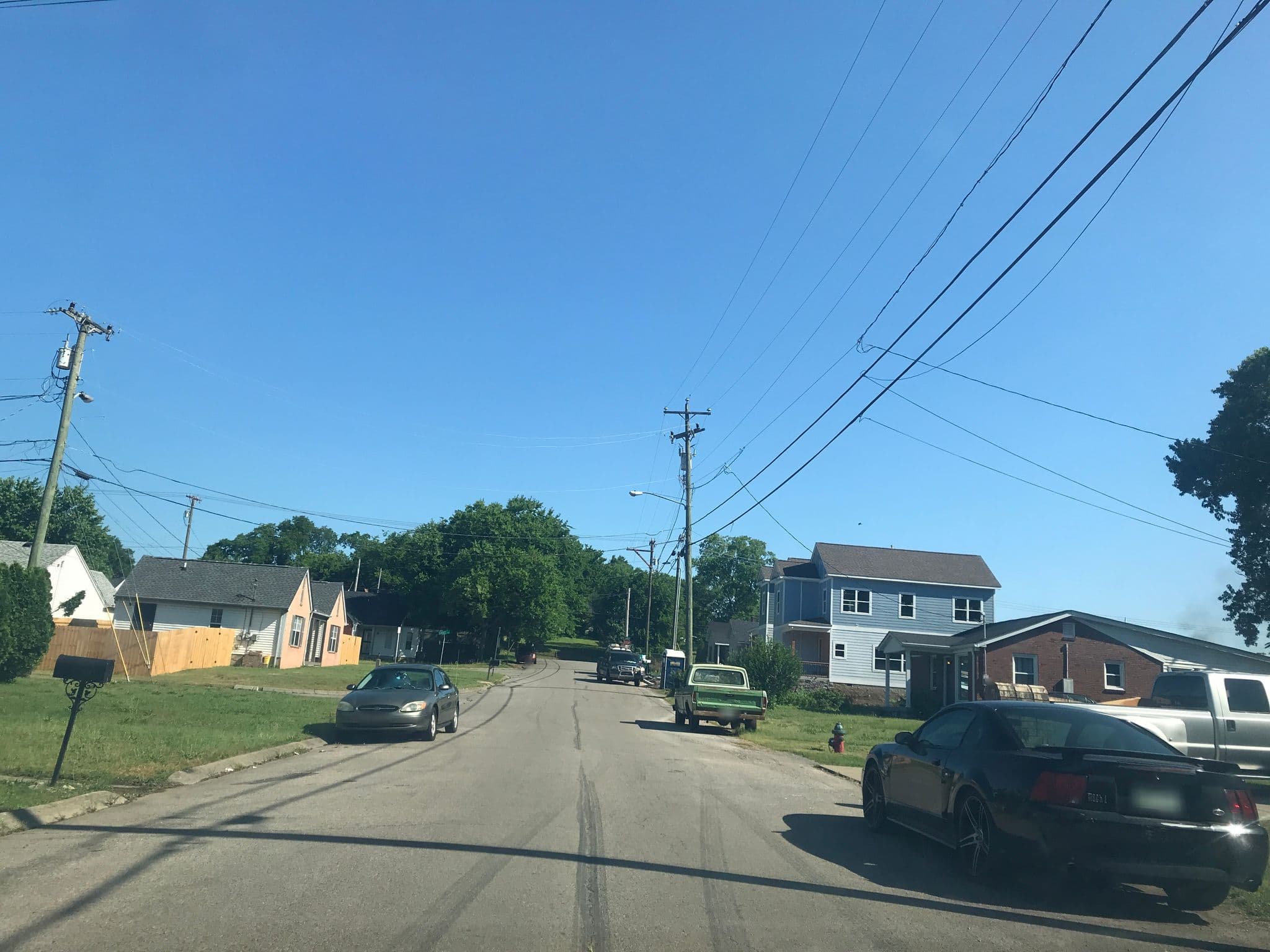 Street view near Hotel Savvy, Nashville — © davisolivia32 (CC BY-SA · Mapillary)