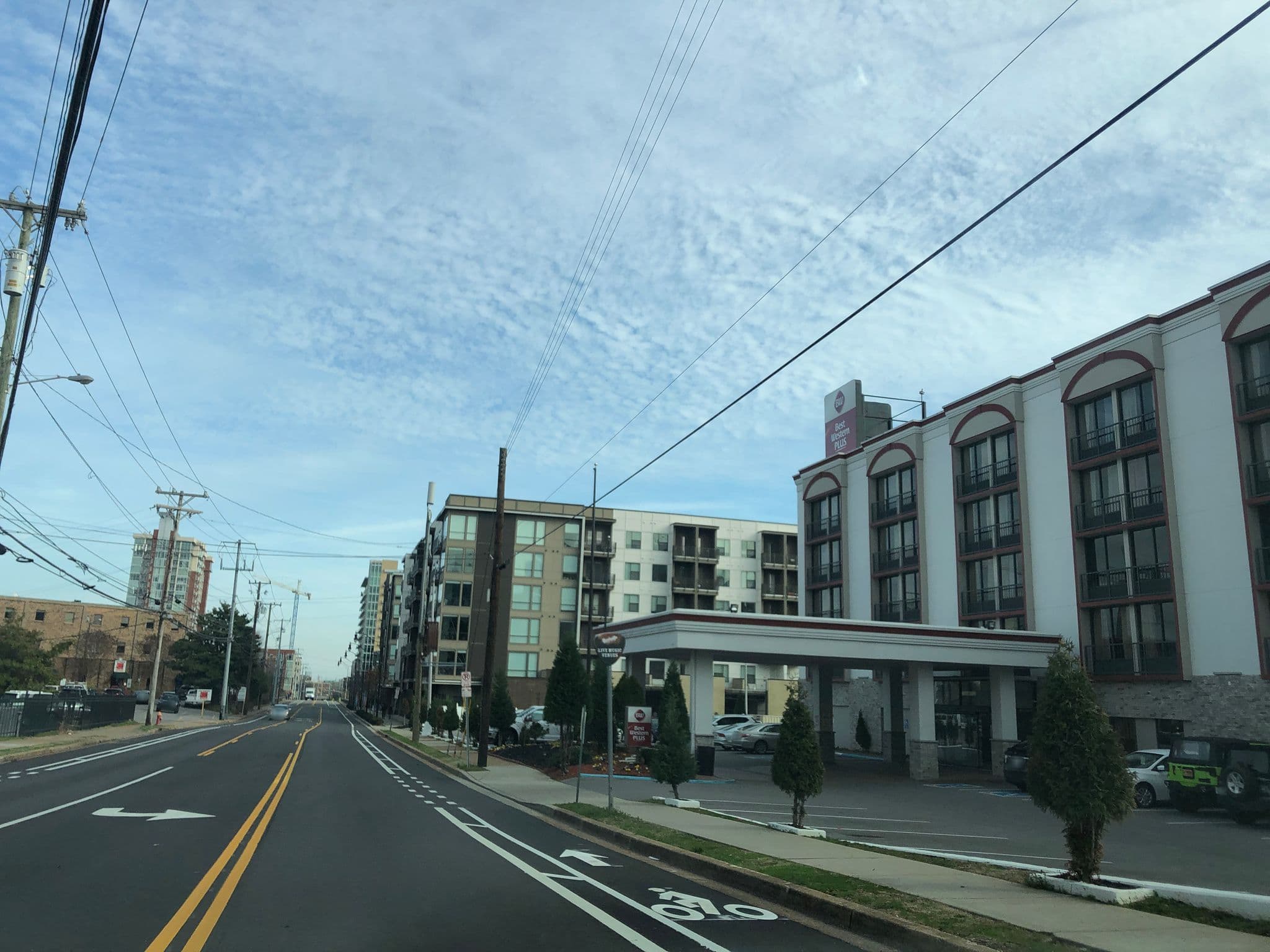Street view near BestWestern MusicRow, Nashville — © maxmartilik (CC BY-SA · Mapillary)