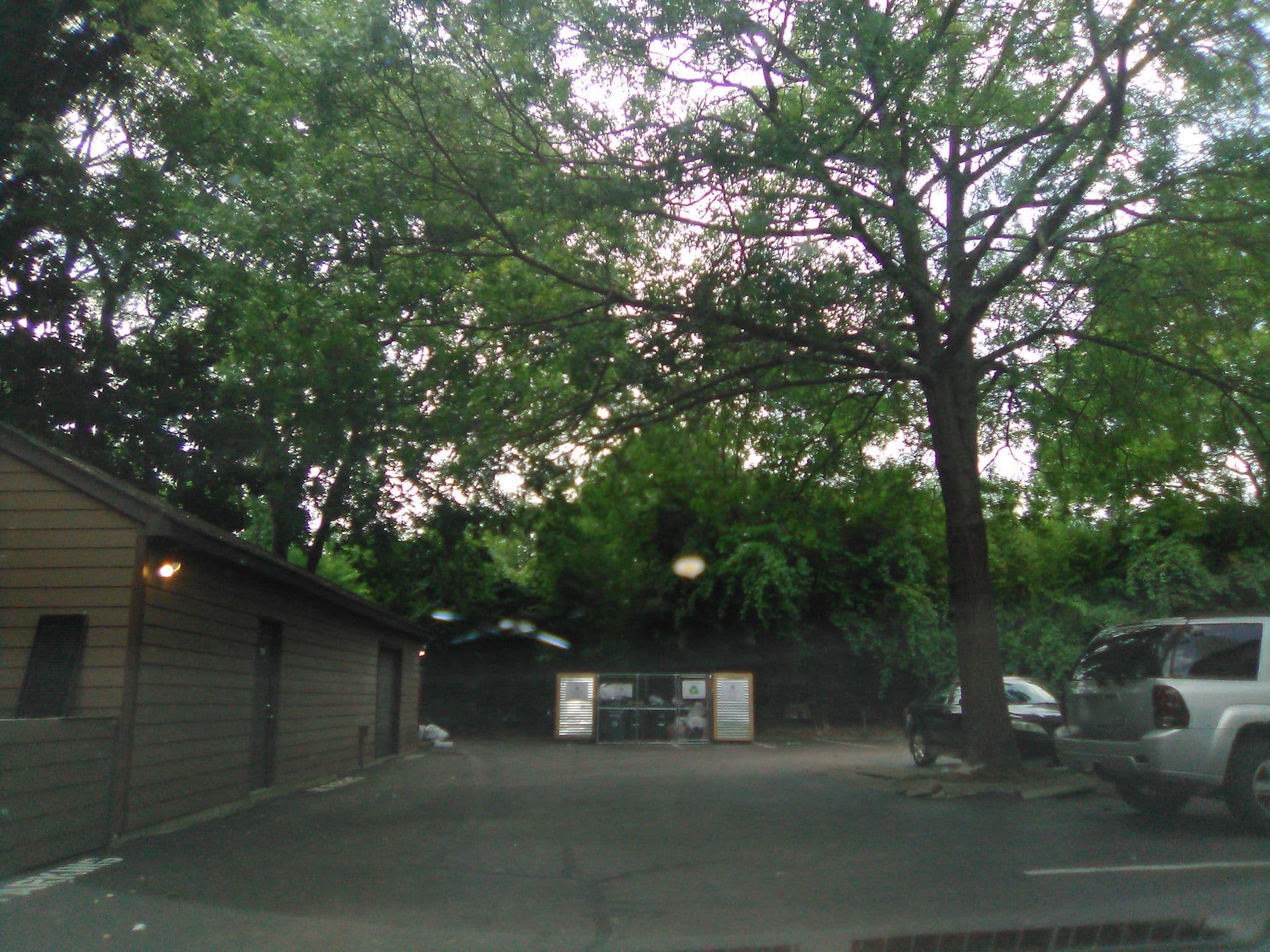 Street view near Signature Suites, Belle Meade — © theelizabeth (CC BY-SA · Mapillary)
