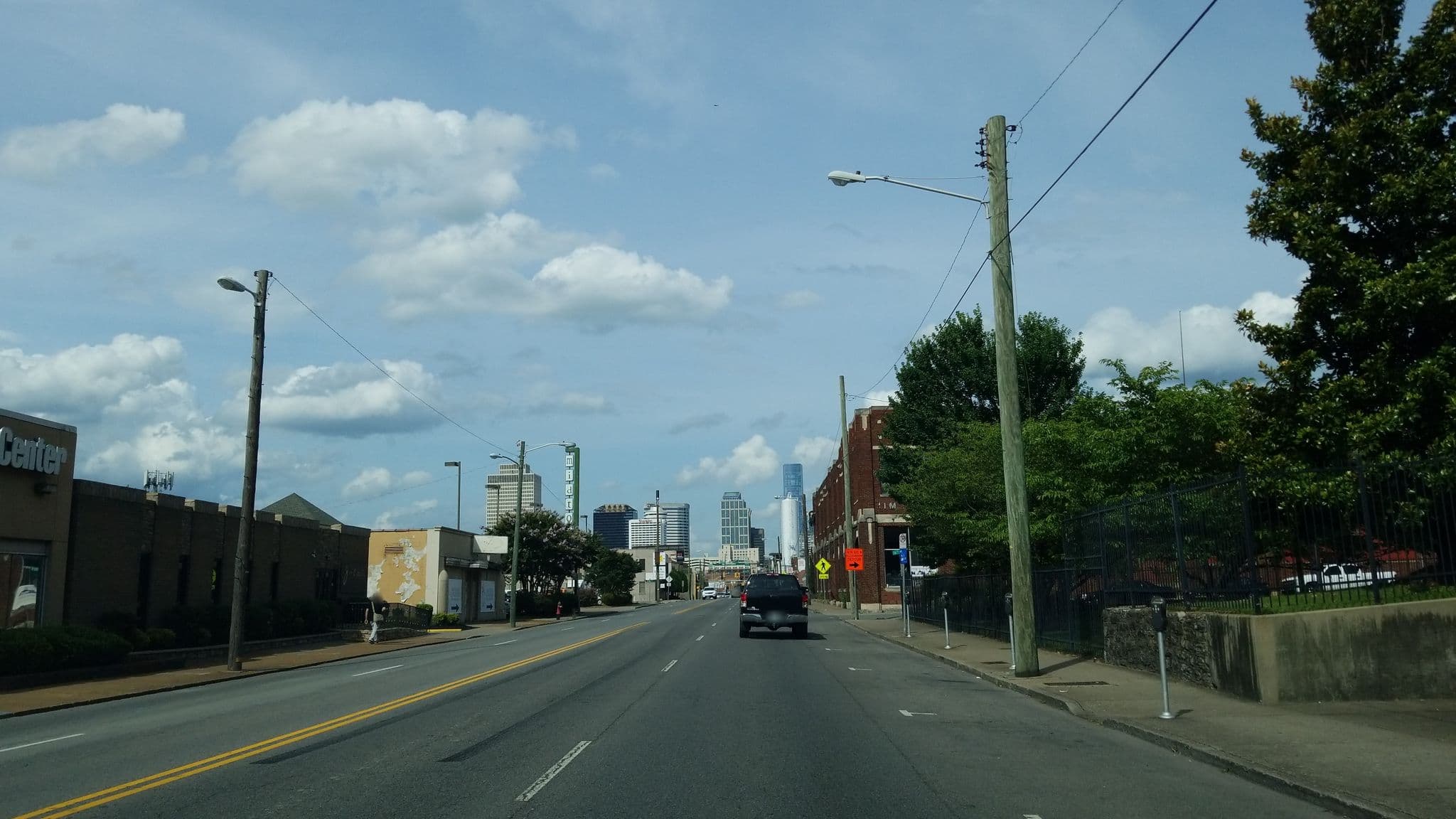 Street view near Lowes Plaza, Nashville — © adeldola (CC BY-SA · Mapillary)