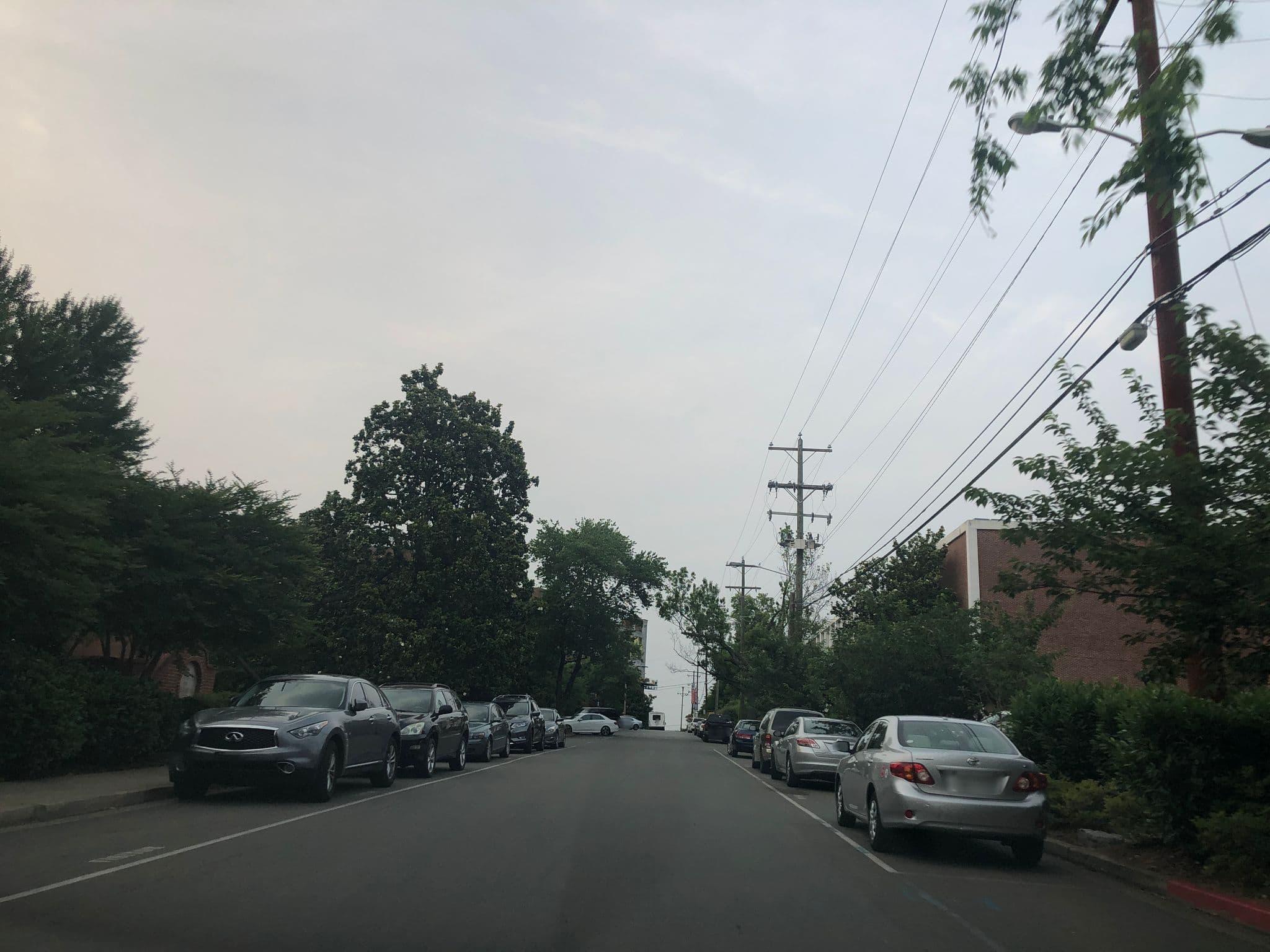 Street view near Eric's Lofty Lounge, Nashville — © isaac008 (CC BY-SA · Mapillary)
