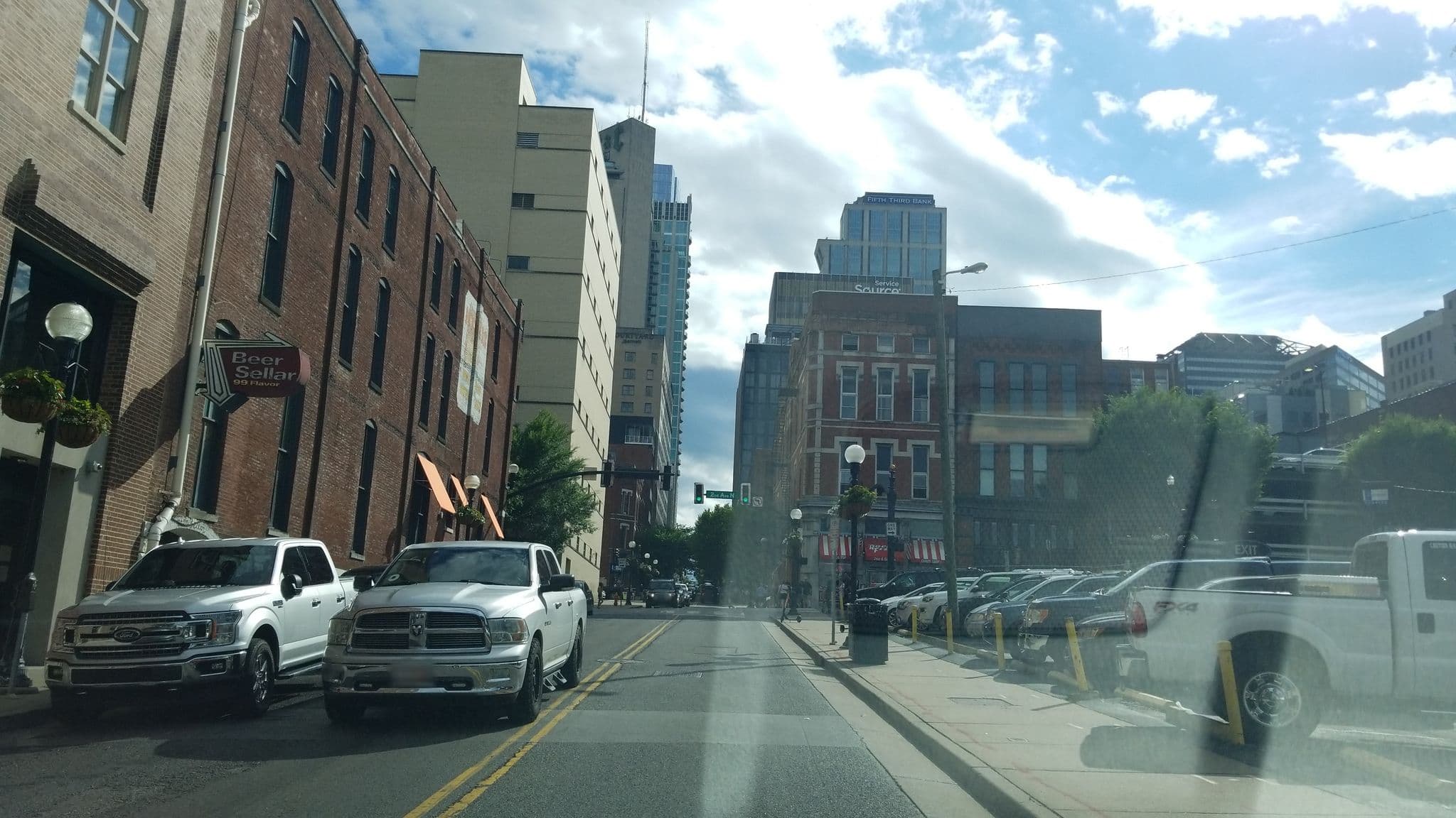 Street view near City Music Hostel, Nashville — © adeldola (CC BY-SA · Mapillary)
