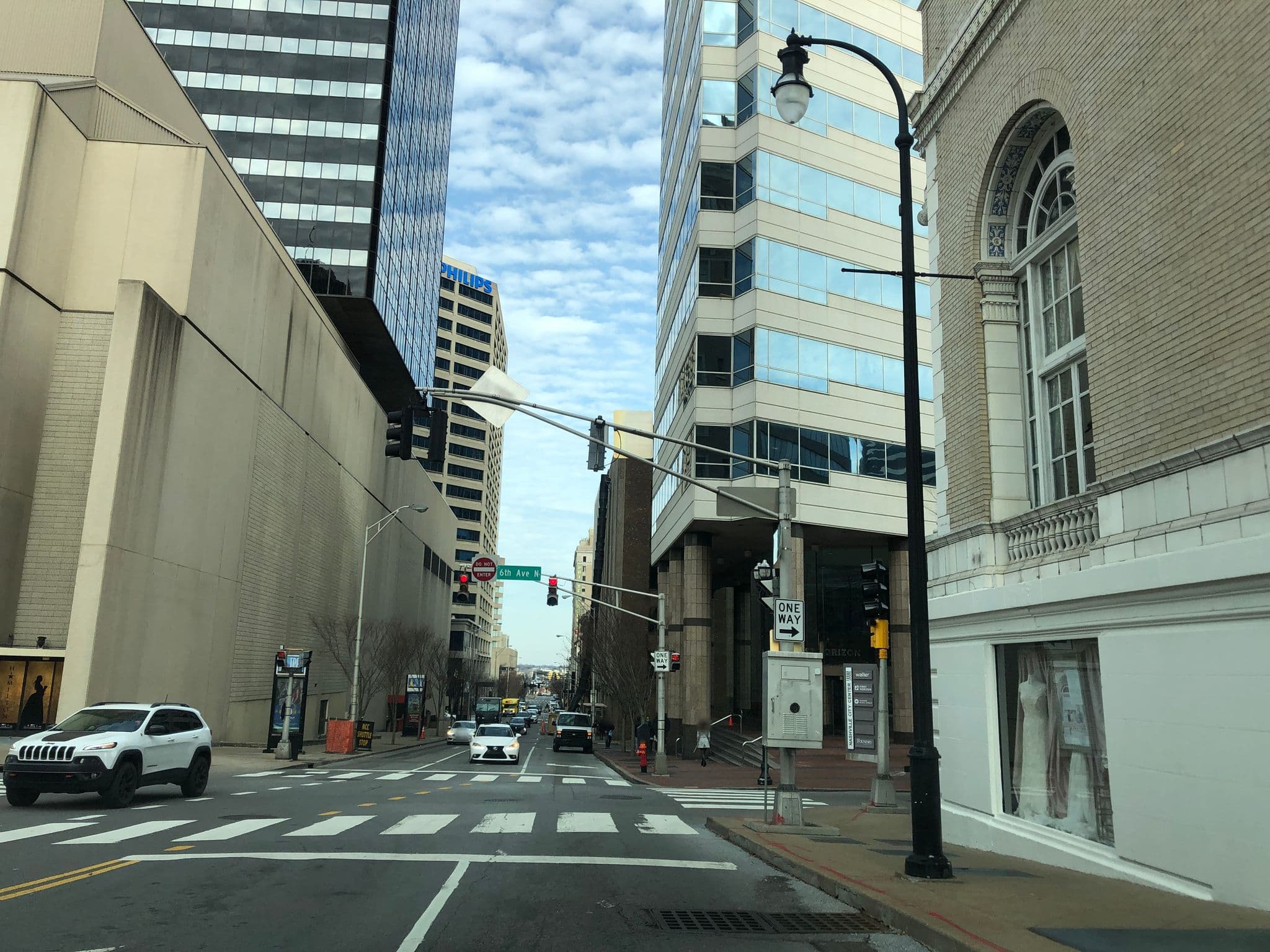 Street view near Oak Bar, Nashville — © maxmartilik (CC BY-SA · Mapillary)