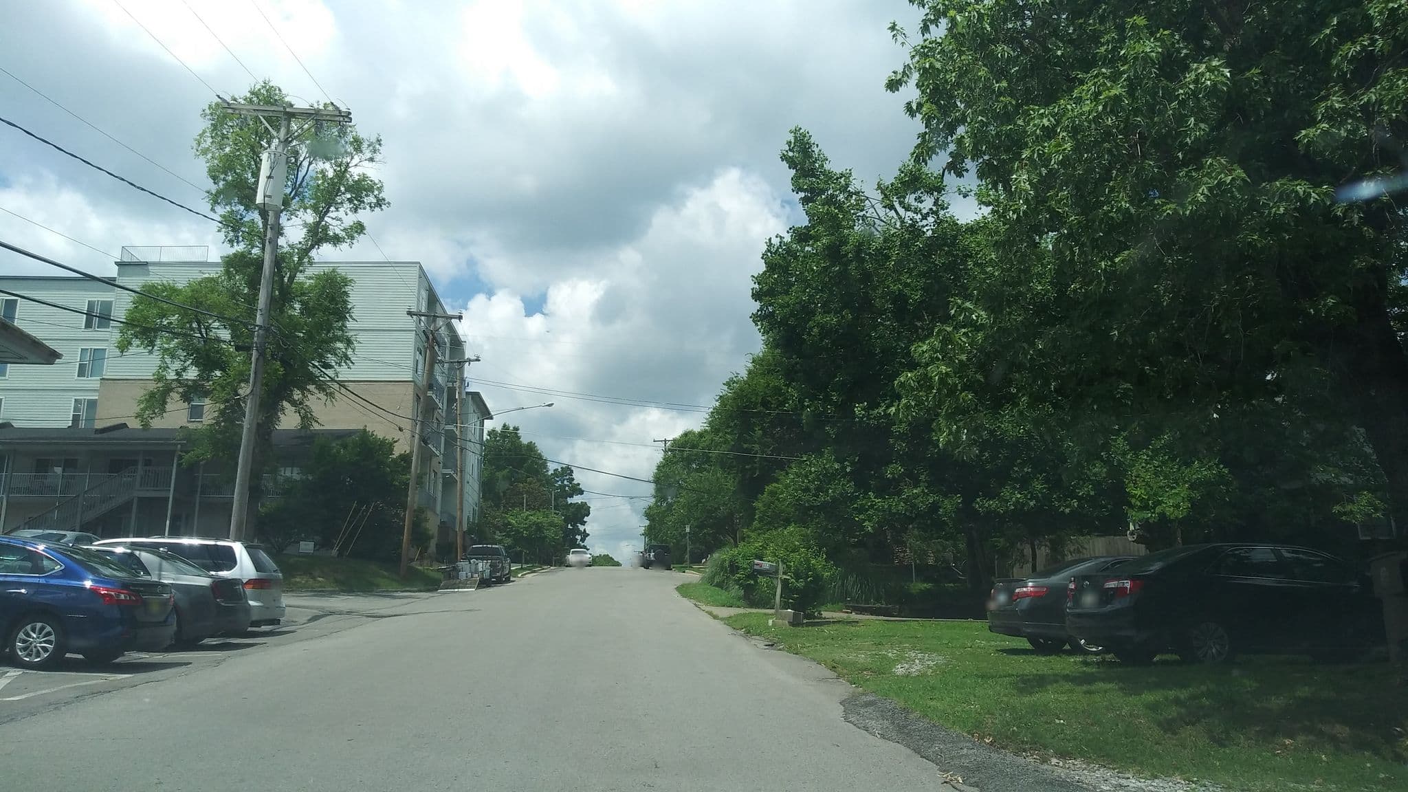 Street view near 801 Hillview Heights, Nashville — © theelizabeth (CC BY-SA · Mapillary)