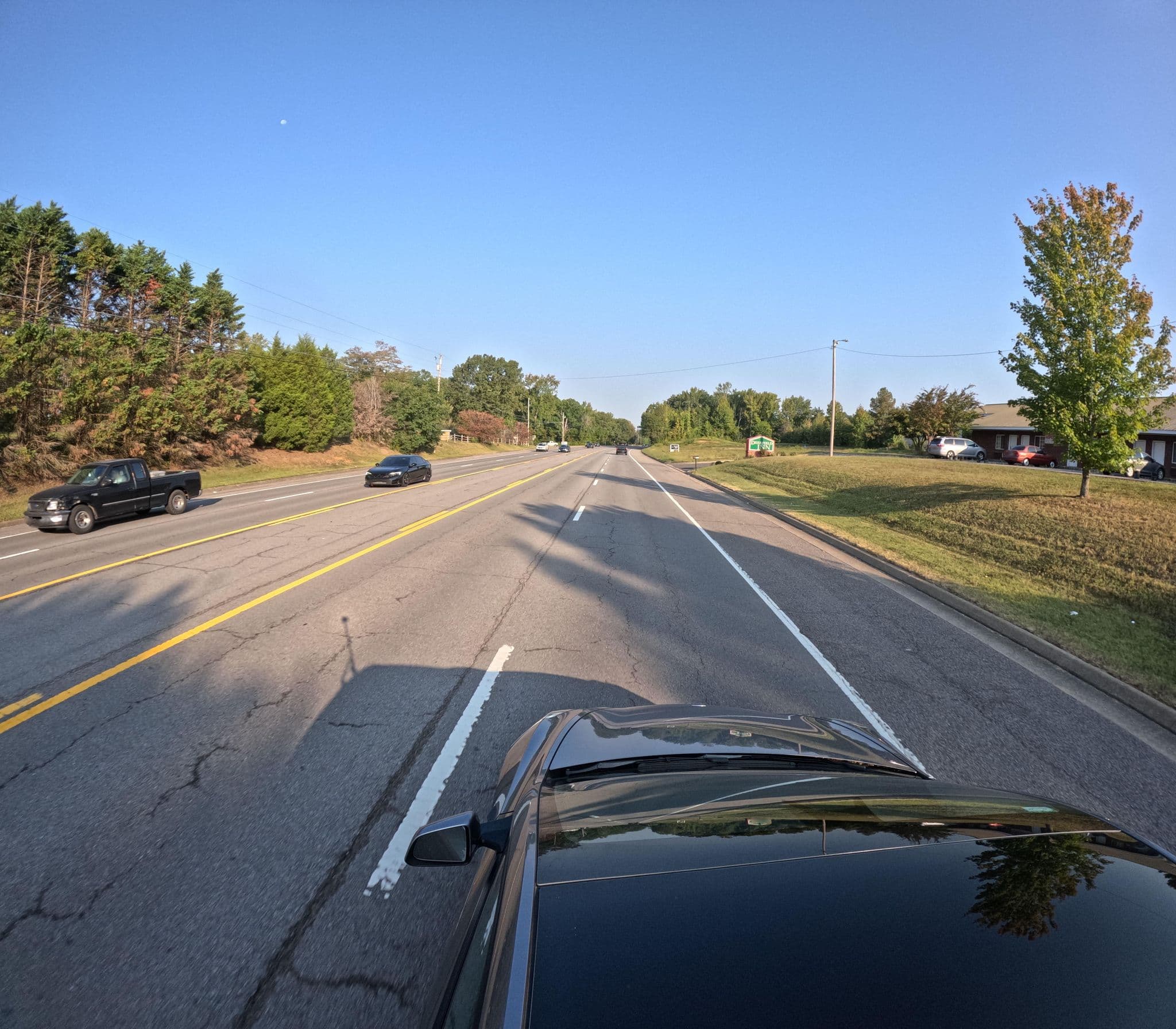 Street view near Deerfieldinn, Ridgetop — © vorpalblade (CC BY-SA · Mapillary)
