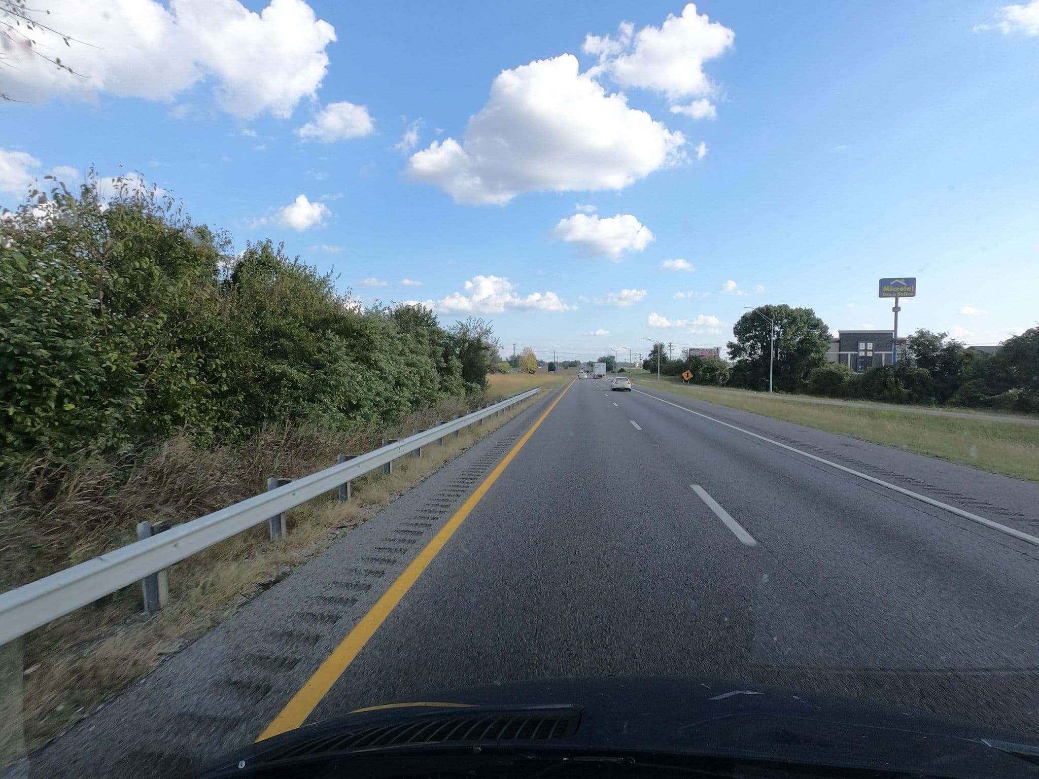Street view near Best Western Green Tree Inn, Clarksville — © aidenrohde (CC BY-SA · Mapillary)