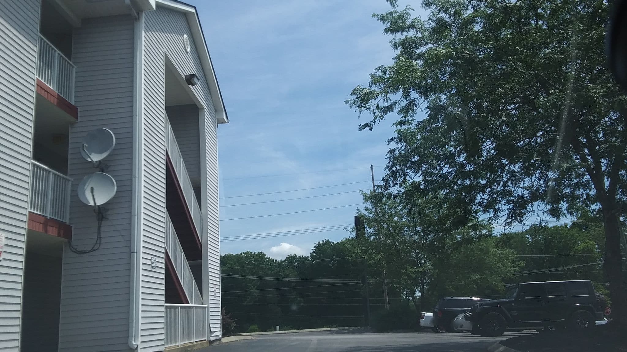 Street view near intown, La Vergne — © mab12340 (CC BY-SA · Mapillary)