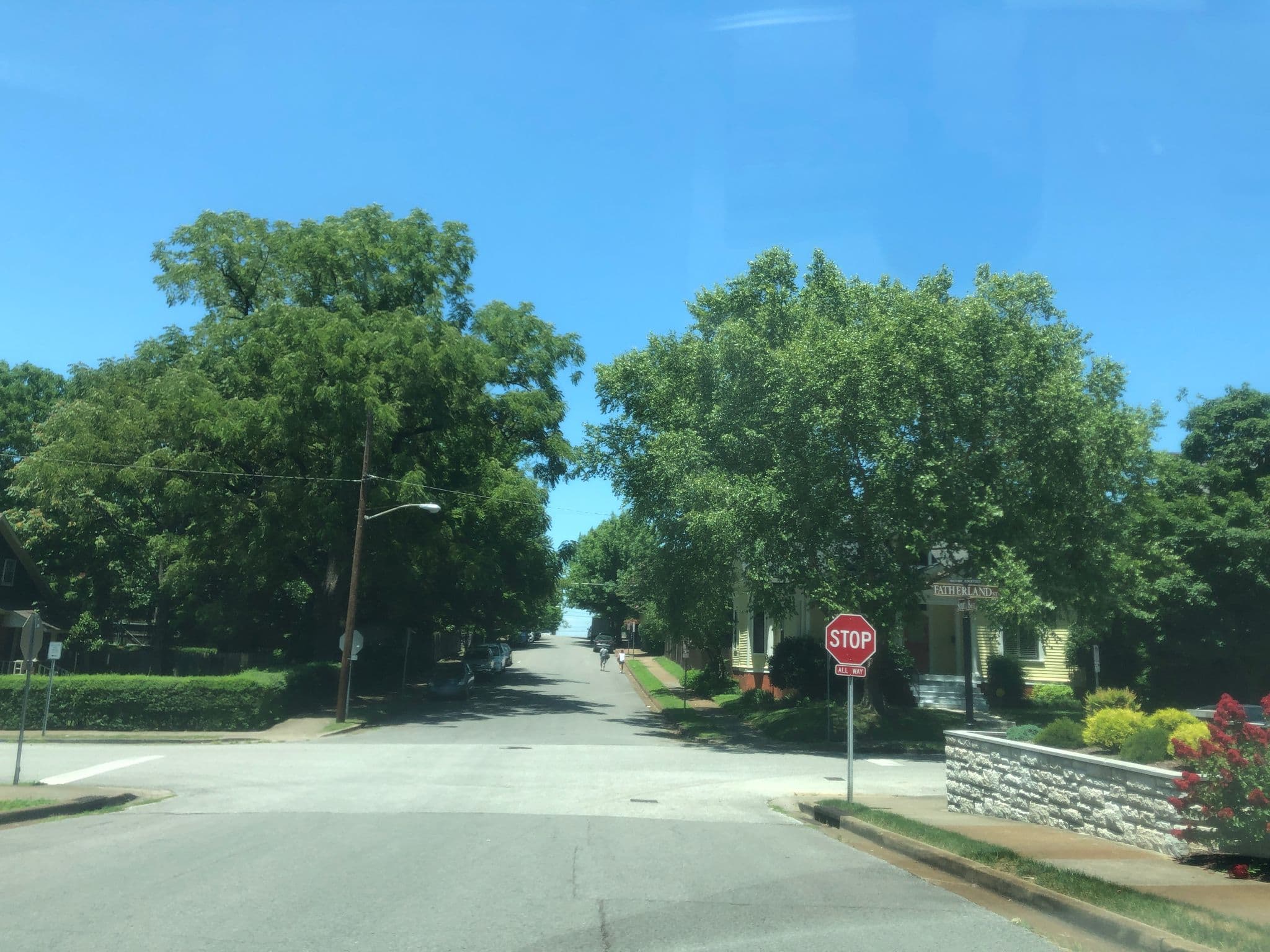 Street view near Carole's Yellow Cottage, Nashville — © maxmartilik (CC BY-SA · Mapillary)