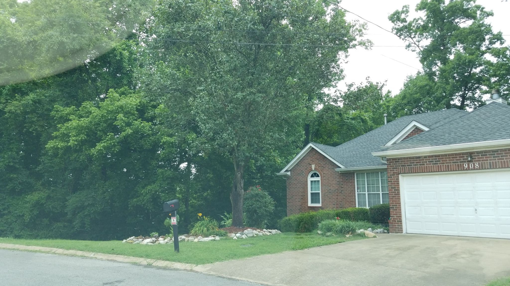 Street view near The Neighborhood, La Vergne — © adeldola (CC BY-SA · Mapillary)