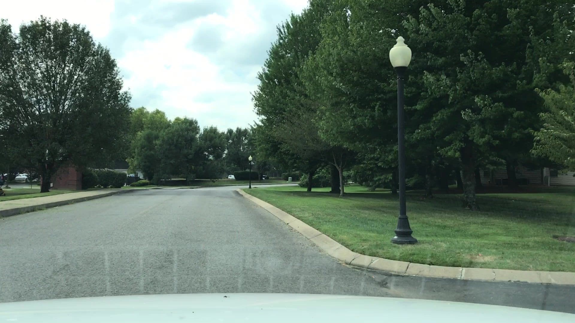 Street view near Jameson Inn Gallatin, Gallatin — © lvl5 (CC BY-SA · Mapillary)
