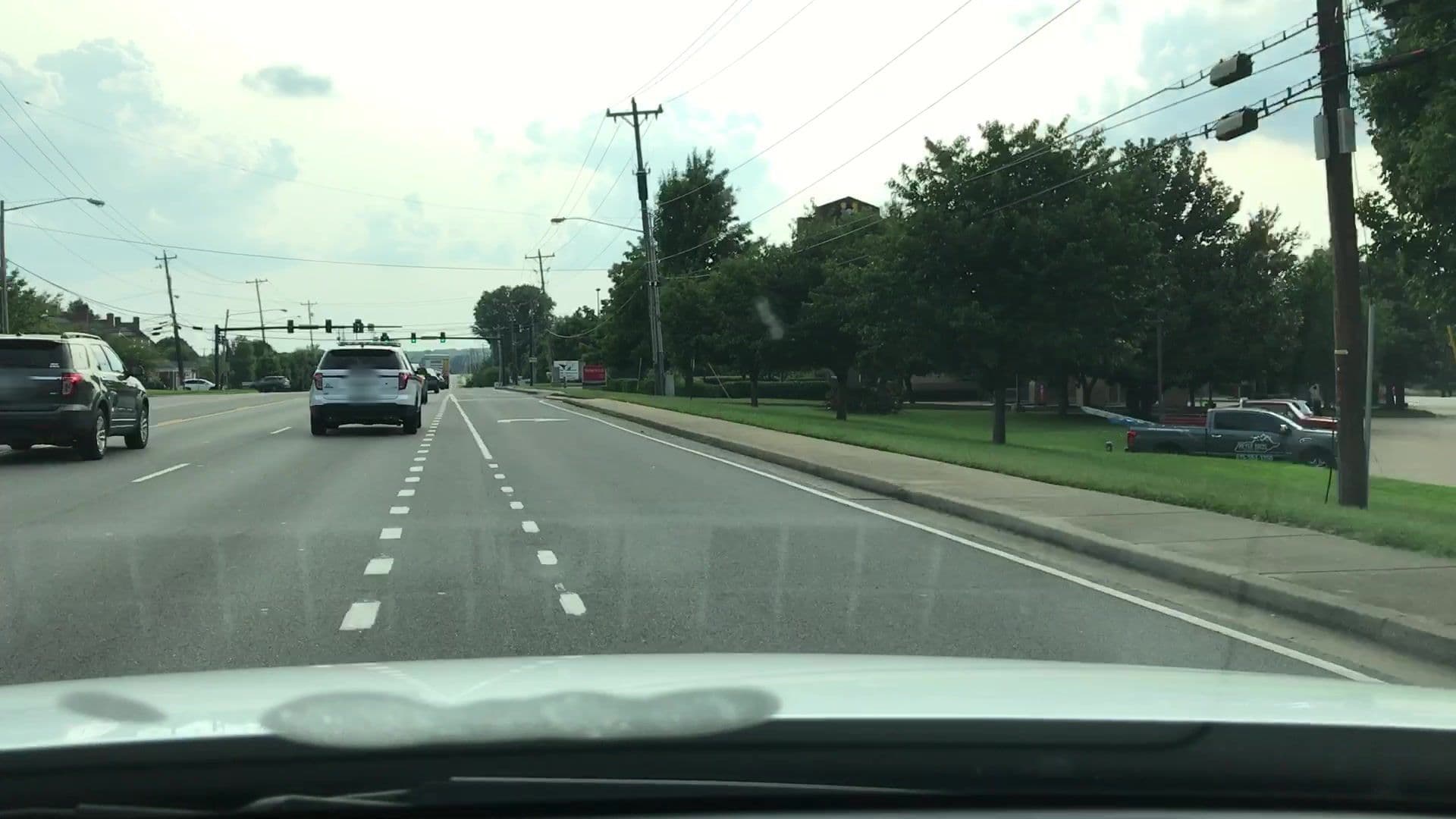 Street view near Hotel Rio Shilcayo, Hendersonville — © lvl5 (CC BY-SA · Mapillary)