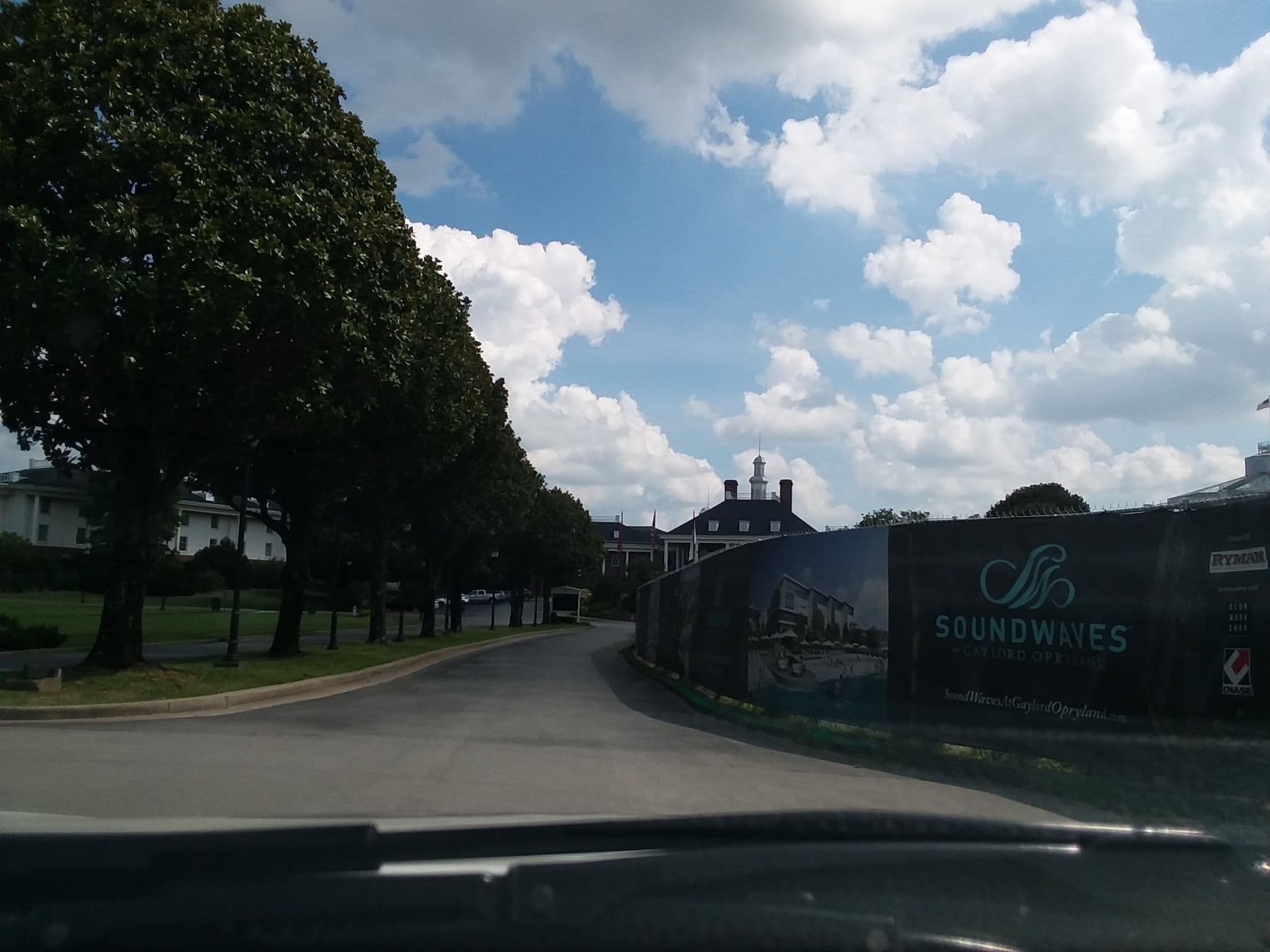 Street view near Opryland Hotel Rm D 0040, Hermitage — © aqua12 (CC BY-SA · Mapillary)