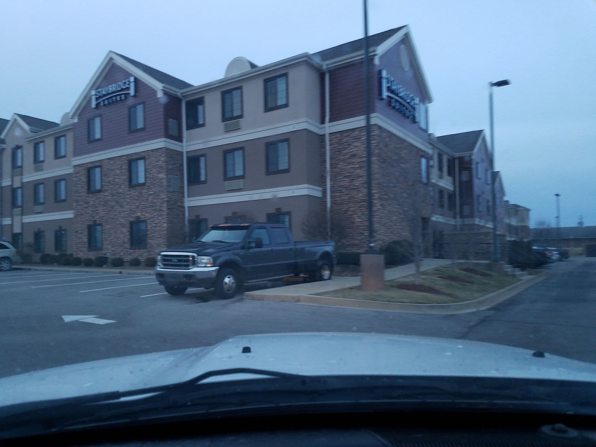 Street view near Complimentary Breakfast, Bowling Green — © roadtechie (CC BY-SA · Mapillary)