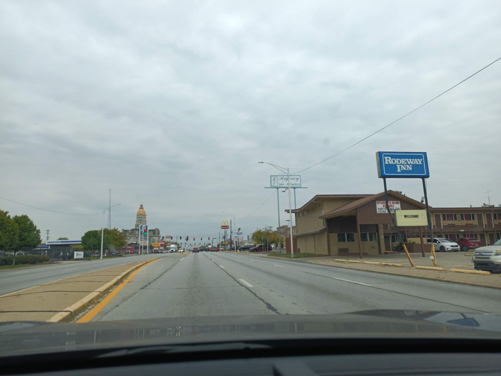Street view near Regency Inn & Suites, Terre Haute — © apmwa (CC BY-SA · Mapillary)