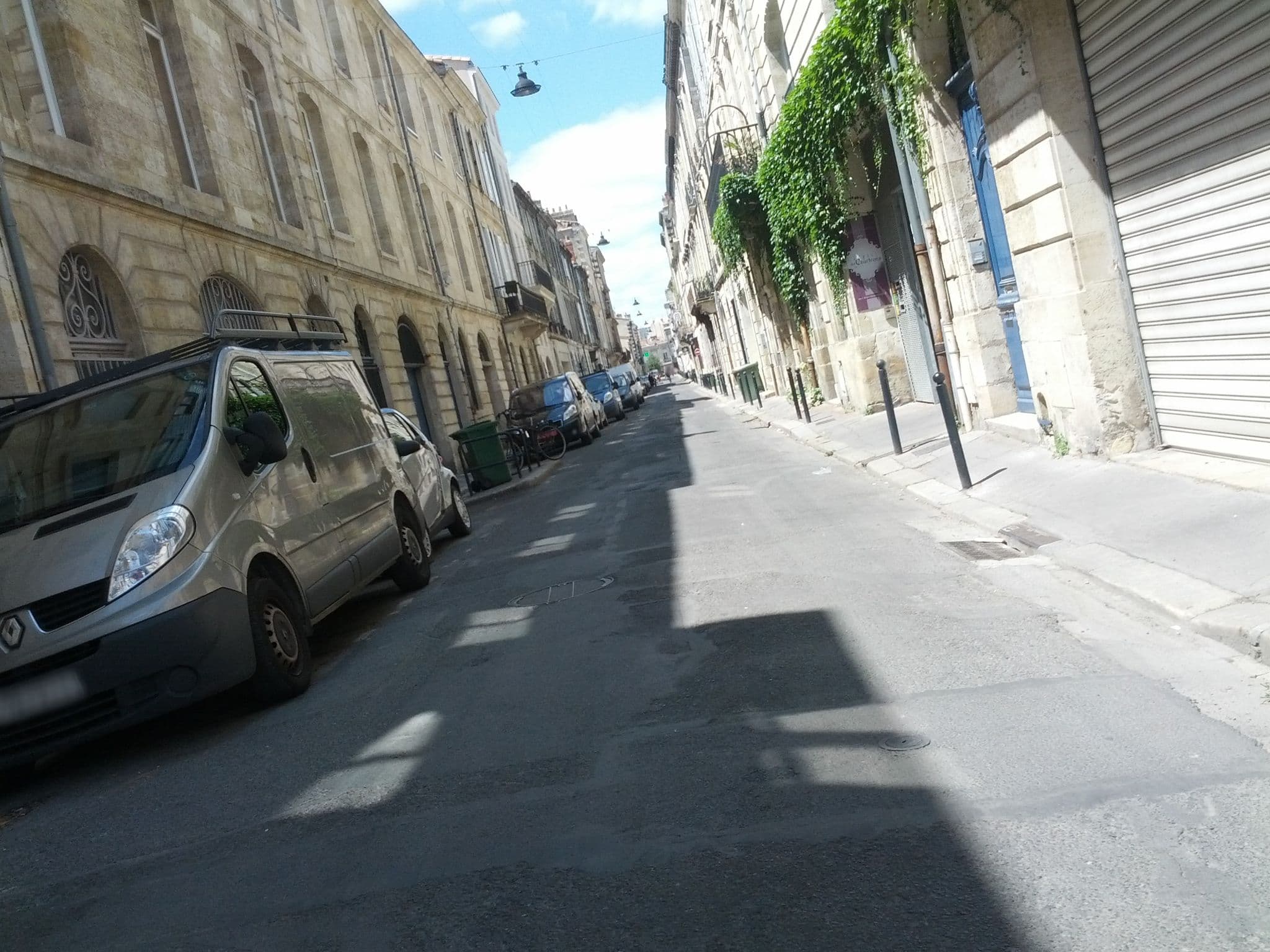 Street view near L'Esprit des Chartrons, Bordeaux — © frodrigo (CC BY-SA · Mapillary)