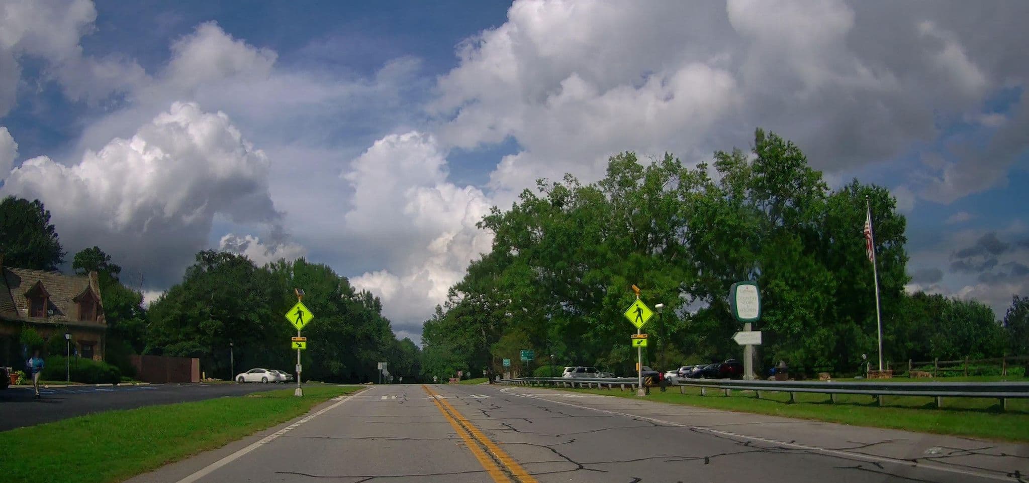 Street view near Callaway Gardens, Pine Mountain — © lordsutch (CC BY-SA · Mapillary)