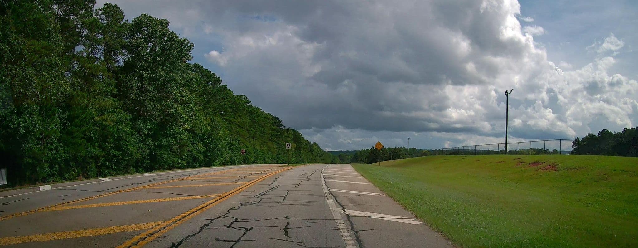 Street view near Quality Inn Cypress Gardens Quality Inn Dundee FL, Pine Mountain — © lordsutch (CC BY-SA · Mapillary)
