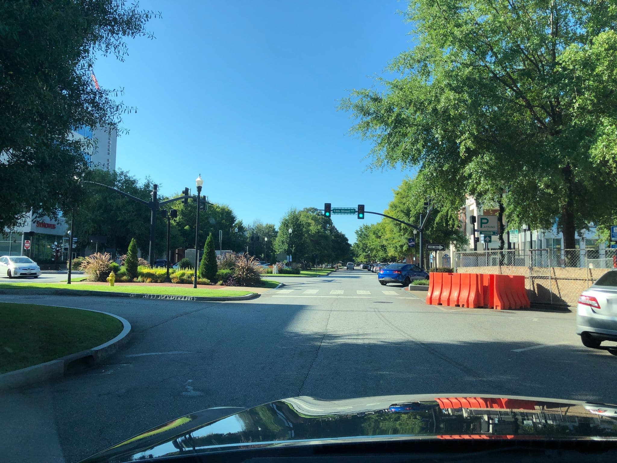 Street view near Hampton Inn By Hilton, Phenix City — © zandu (CC BY-SA · Mapillary)