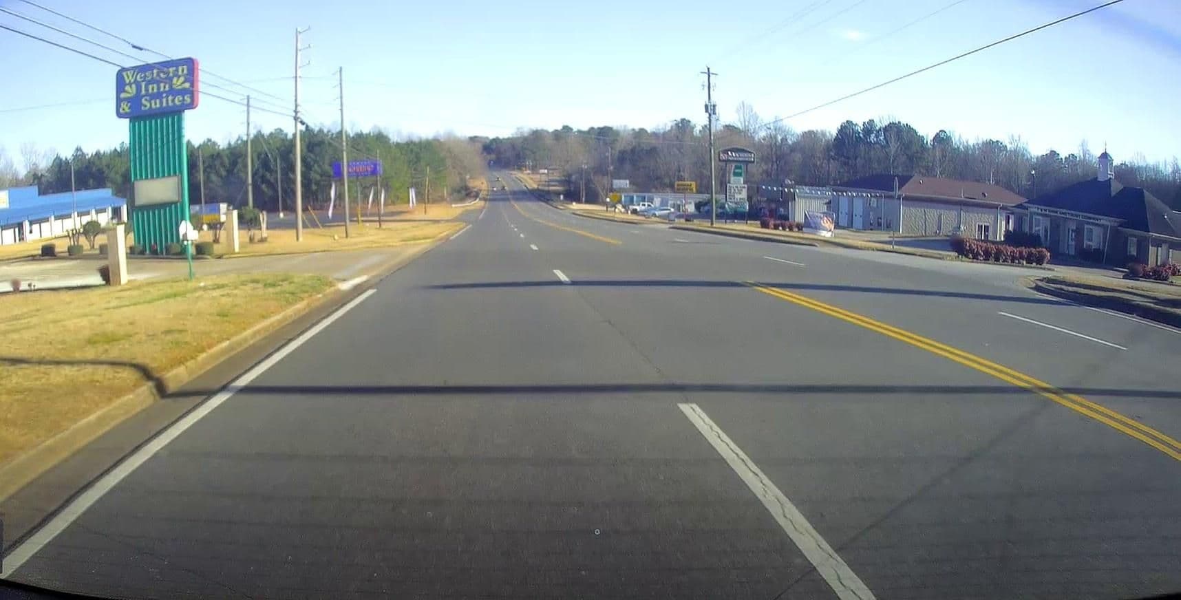 Street view near Western Inn, Pine Mountain — © lordsutch (CC BY-SA · Mapillary)