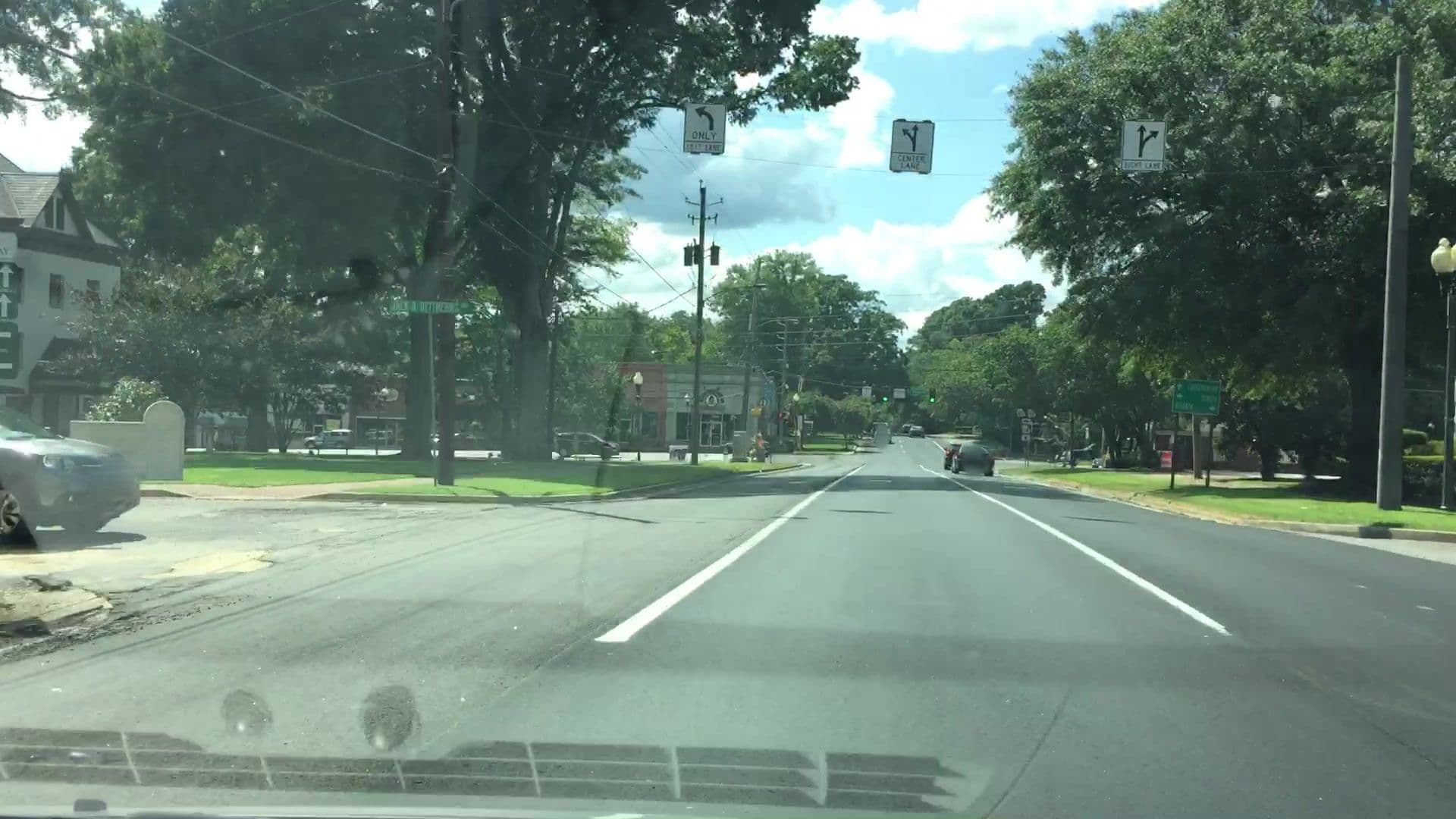 Street view near Holiday Inn Express Fayetteville, Bonanza — © lvl5 (CC BY-SA · Mapillary)