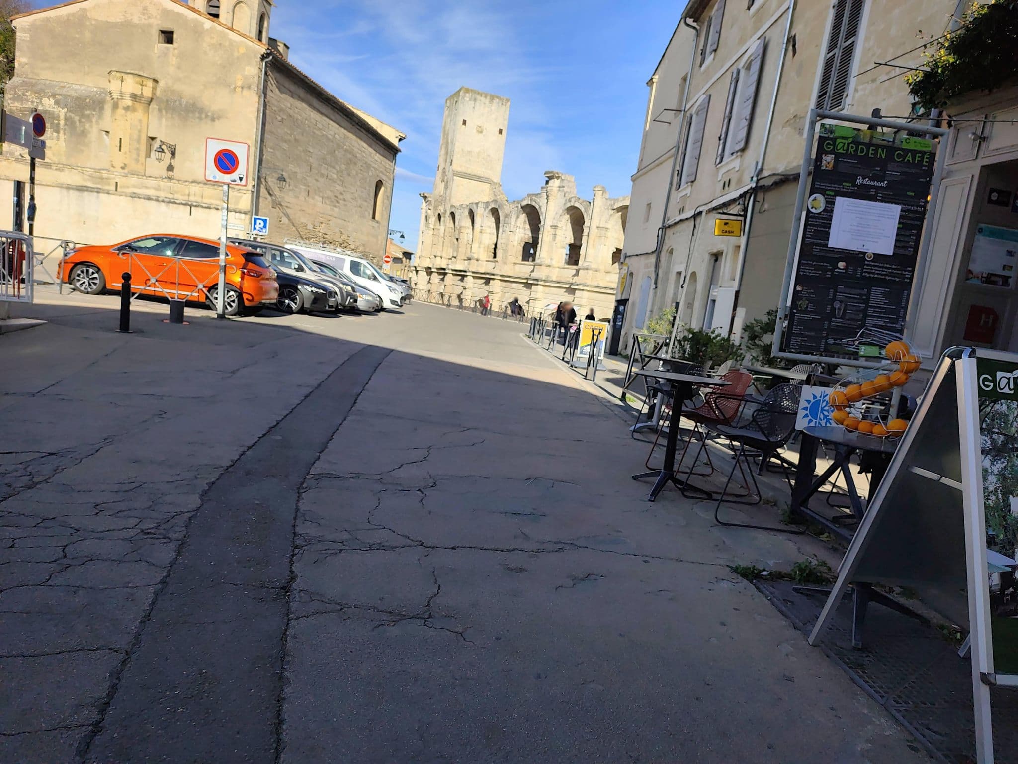 Street view near Le Calendal, Arles — © Duro (CC BY-SA · Mapillary)
