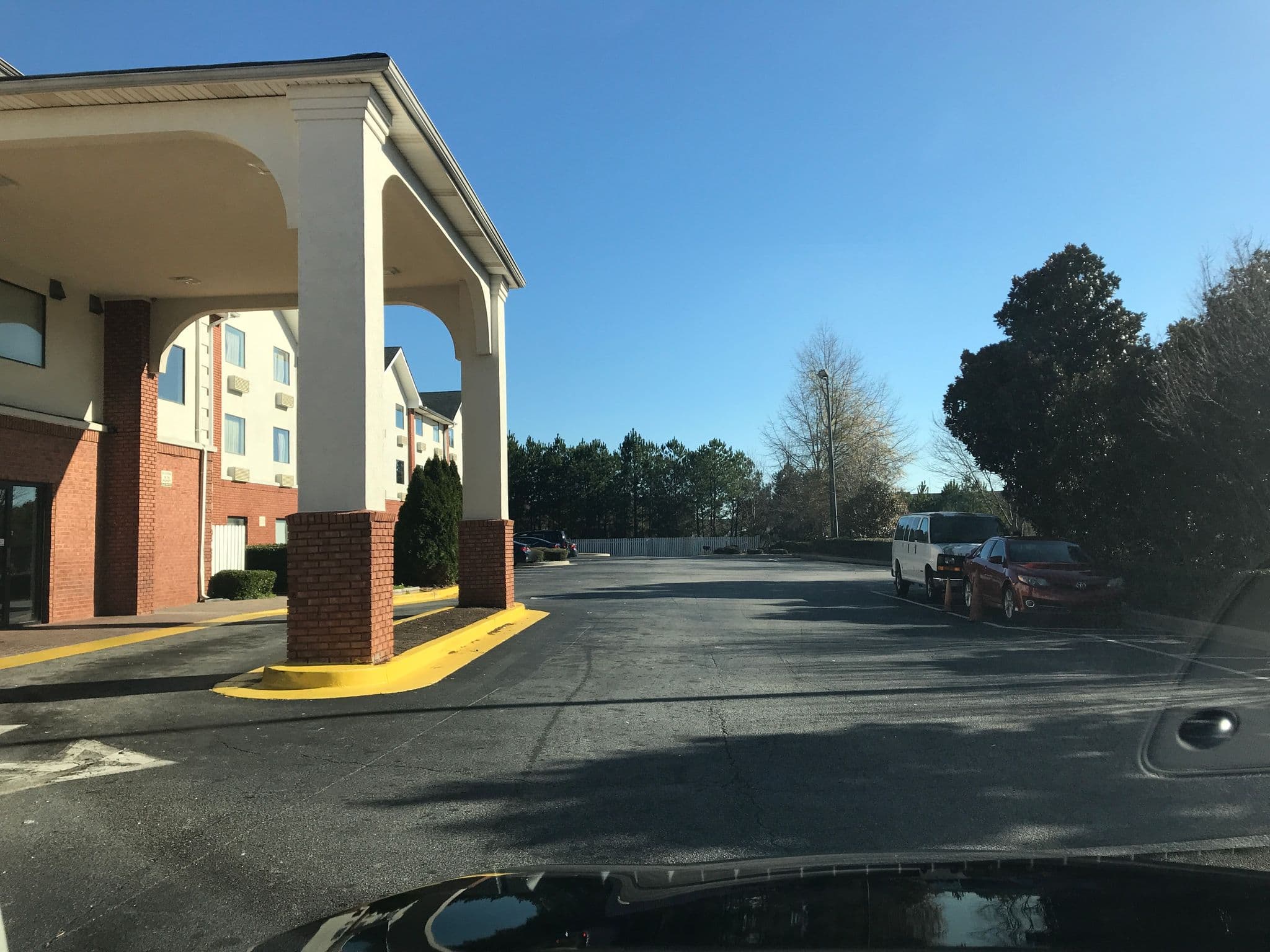 Street view near Motel 6, Morrow — © mzdnae25 (CC BY-SA · Mapillary)