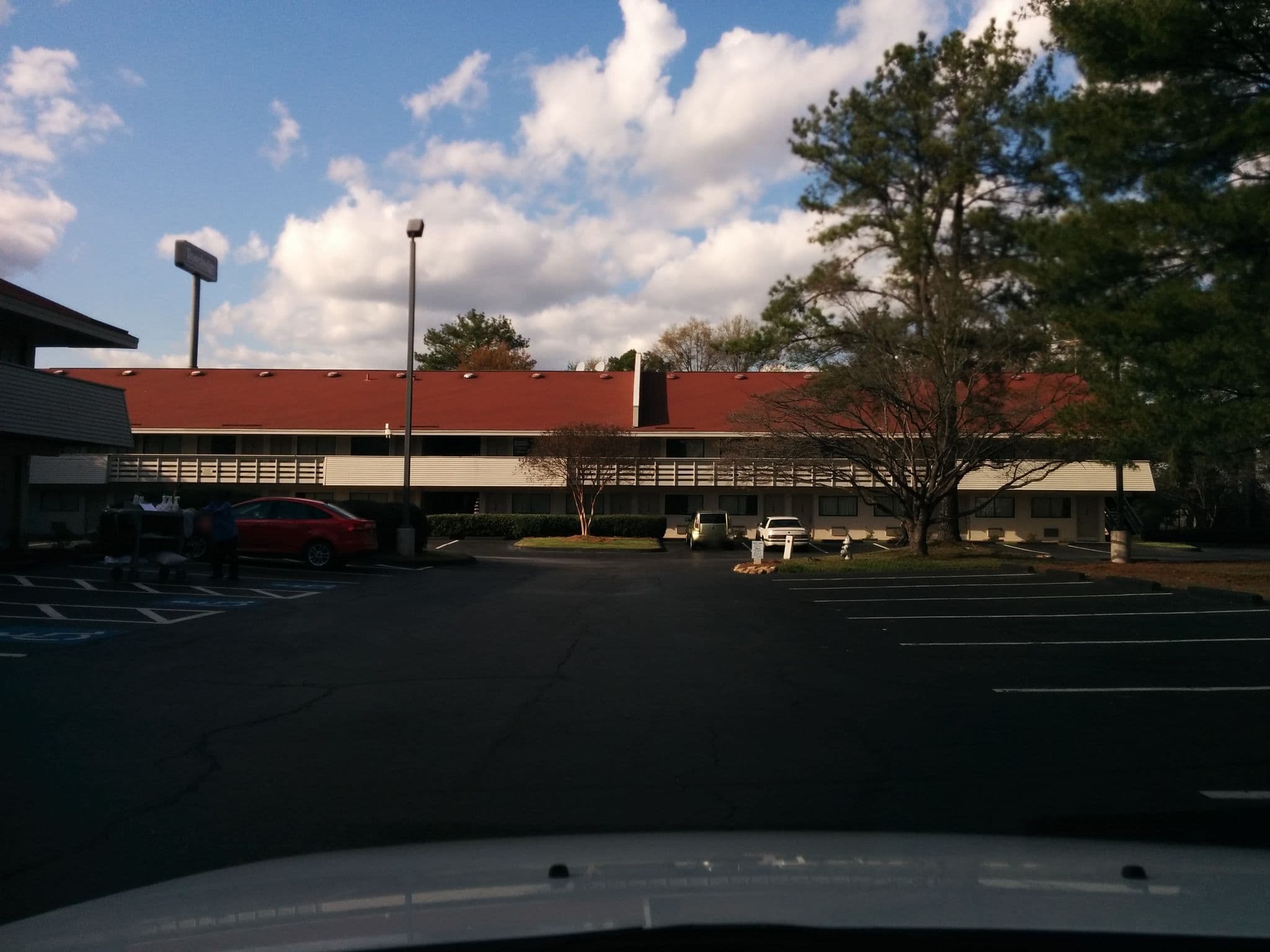 Street view near Motel 6 Atlanta Airport South, Hapeville — © jlevente (CC BY-SA · Mapillary)