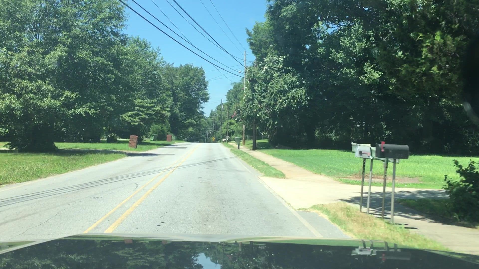 Street view near Hyperion Hotel, Griffin — © lvl5 (CC BY-SA · Mapillary)