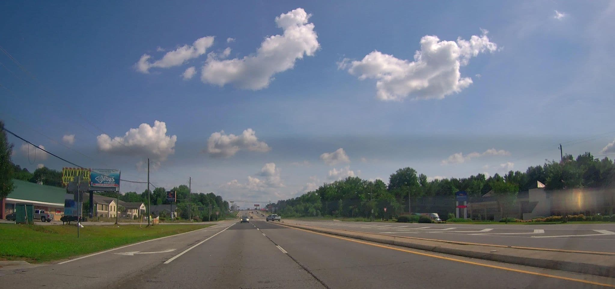 Street view near Super 8 by Wyndham, Experiment — © lordsutch (CC BY-SA · Mapillary)