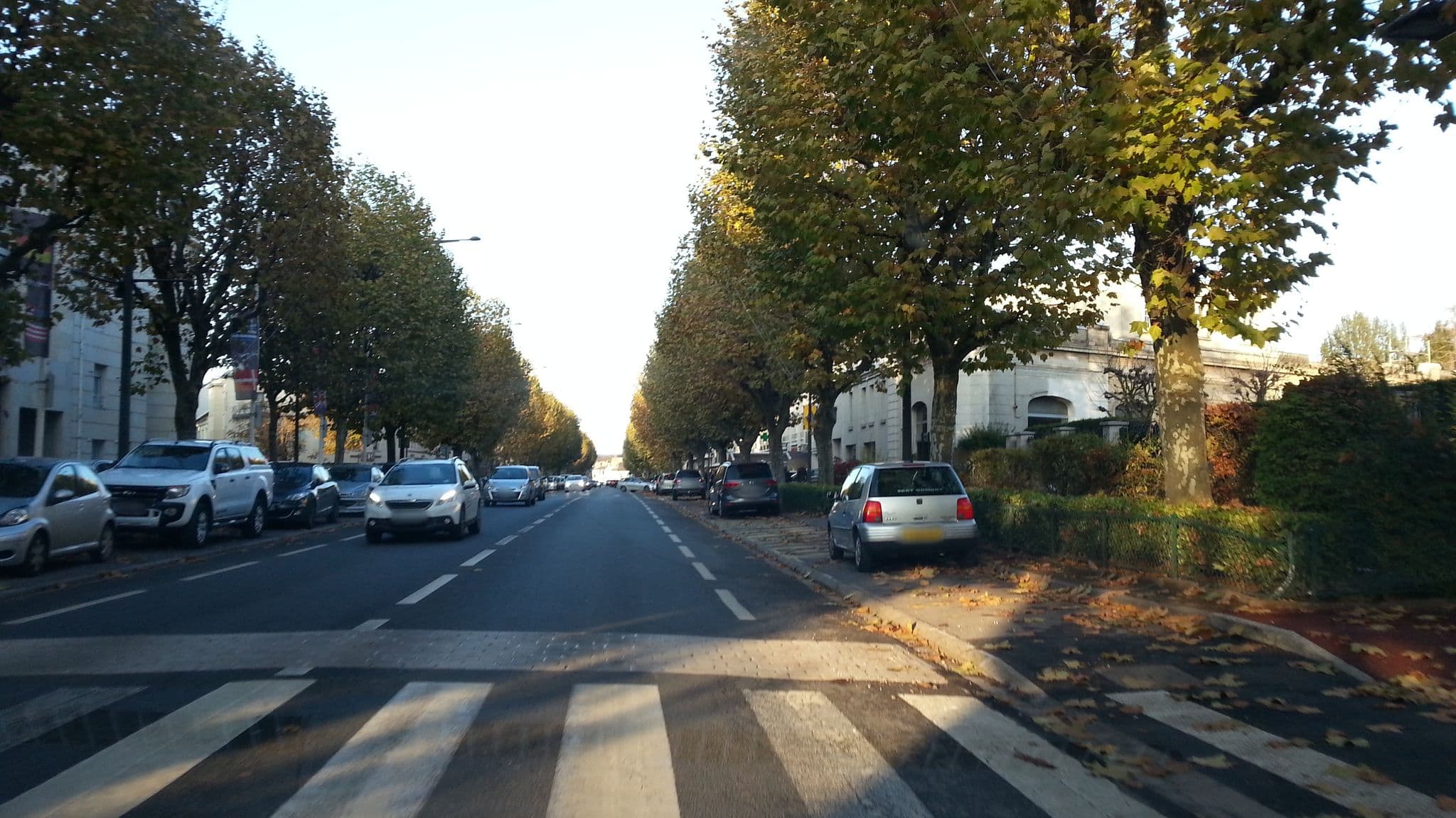 Street view near Hôtel Du Parc, Chantilly — © kobold (CC BY-SA · Mapillary)