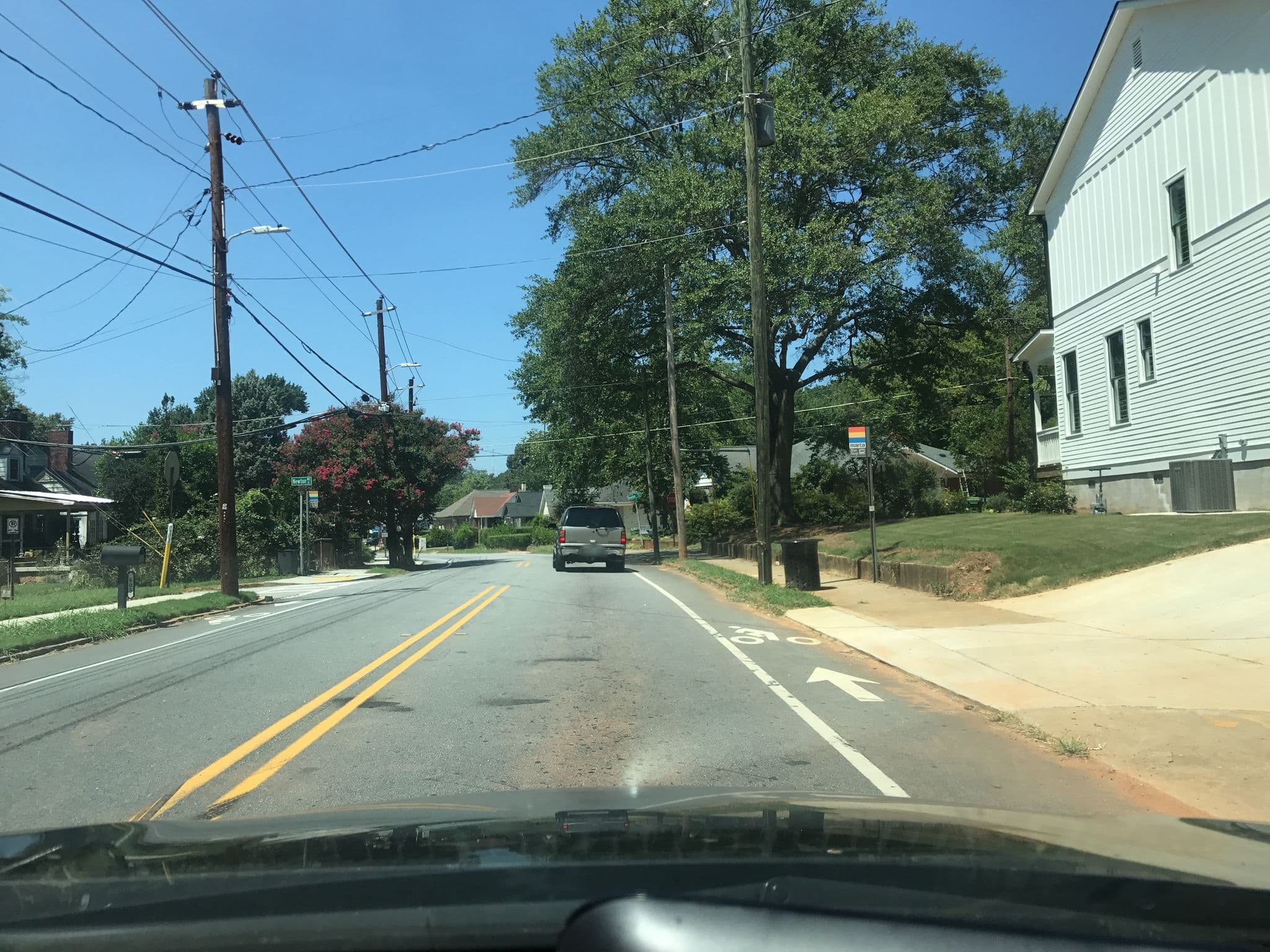 Street view near Paradise Living, Reynoldstown — © lxmatl8 (CC BY-SA · Mapillary)
