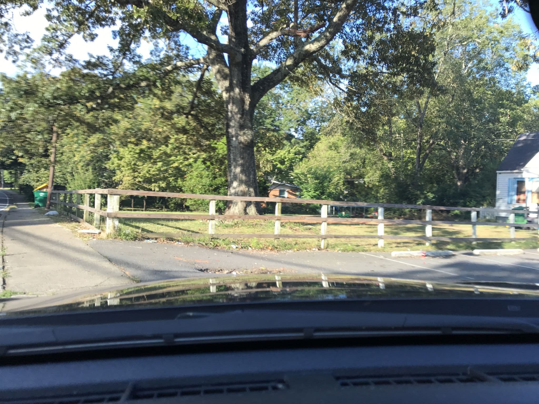 Street view near the hotel magnolia, Forest Park — © lxmatl7 (CC BY-SA · Mapillary)