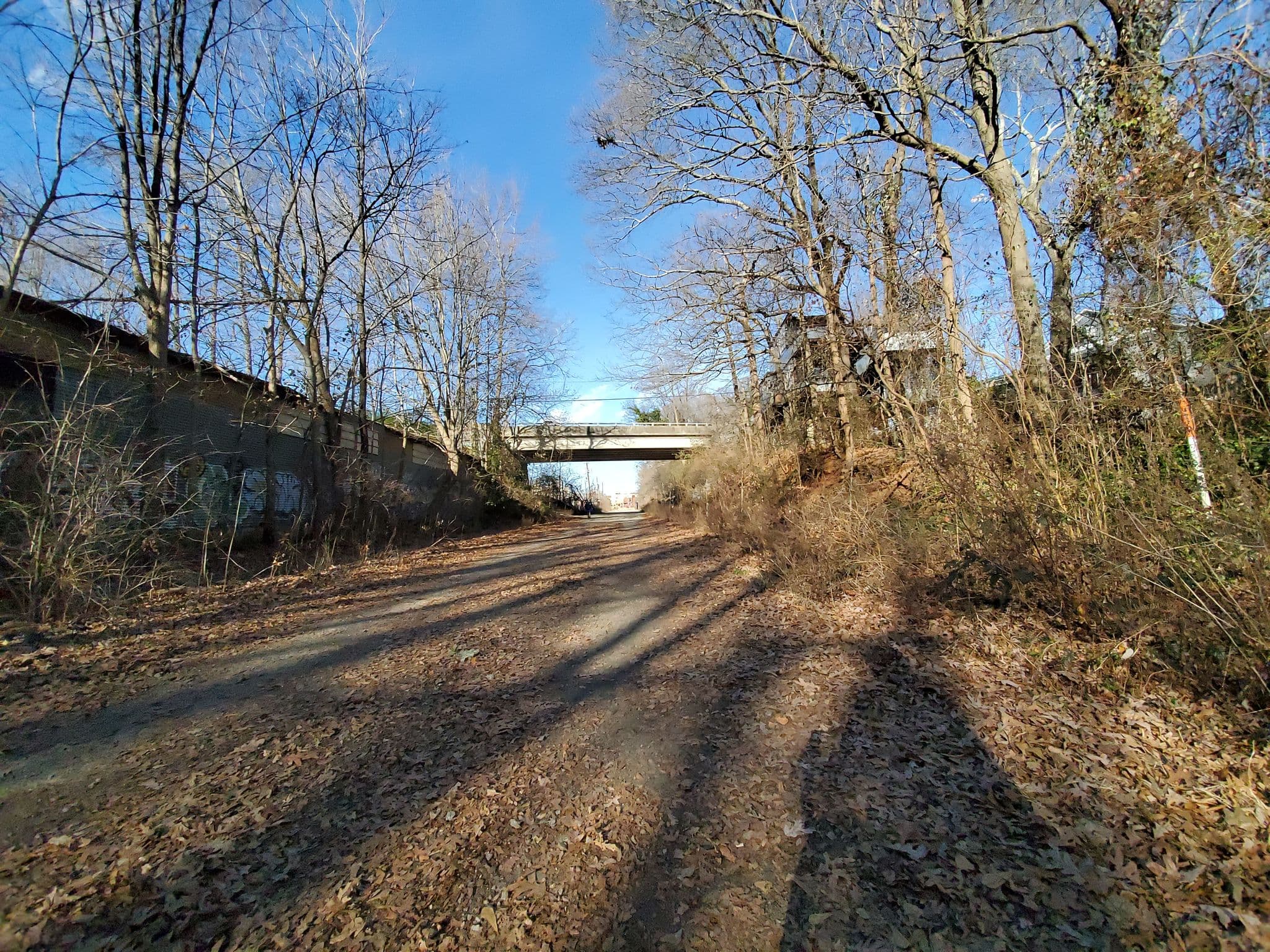 Street view near The Treetops Hotel, Reynoldstown — © nhhecker (CC BY-SA · Mapillary)