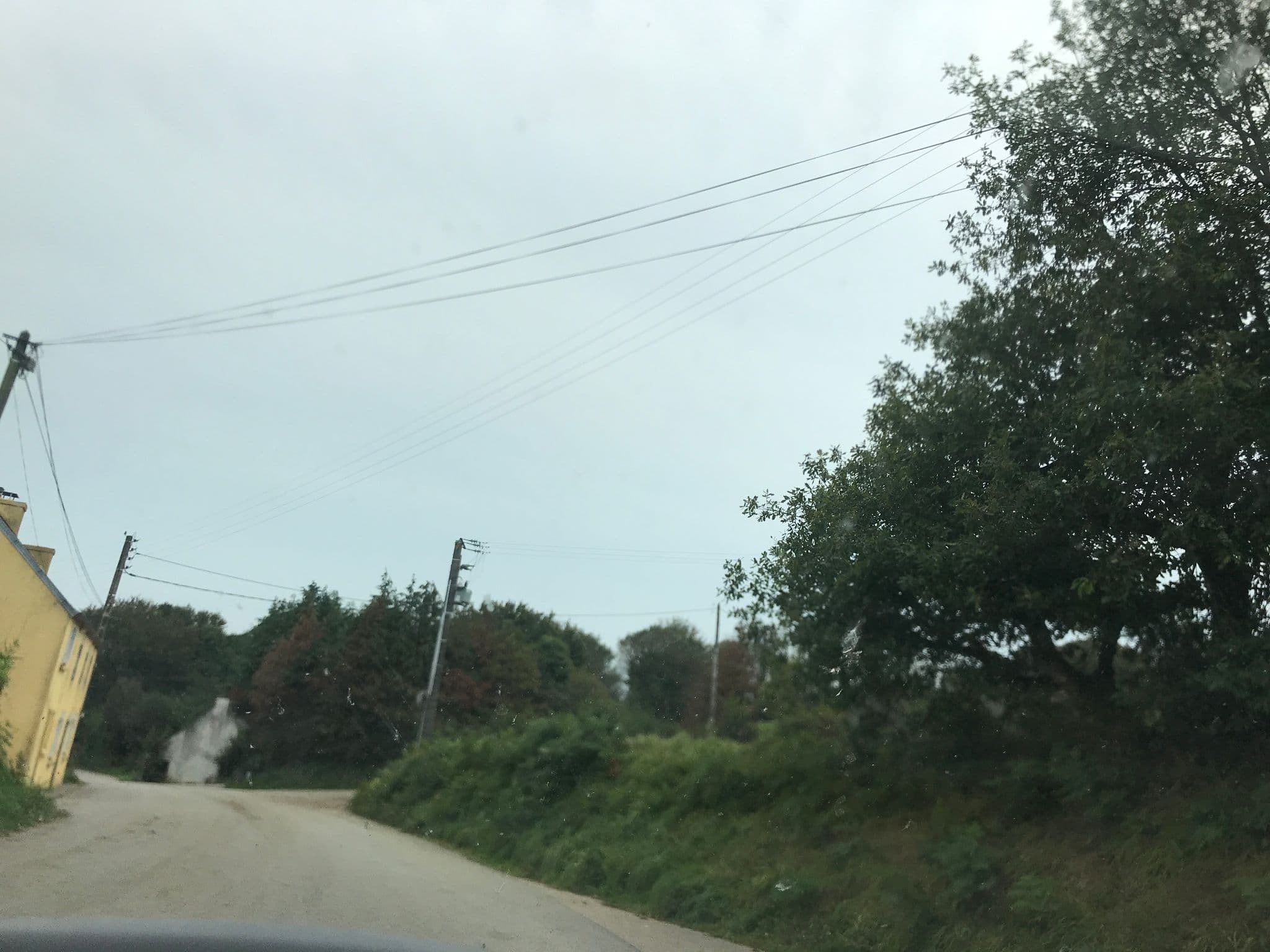 Street view near Auberge du Youdig, Plounéour-Ménez — © kapu (CC BY-SA · Mapillary)