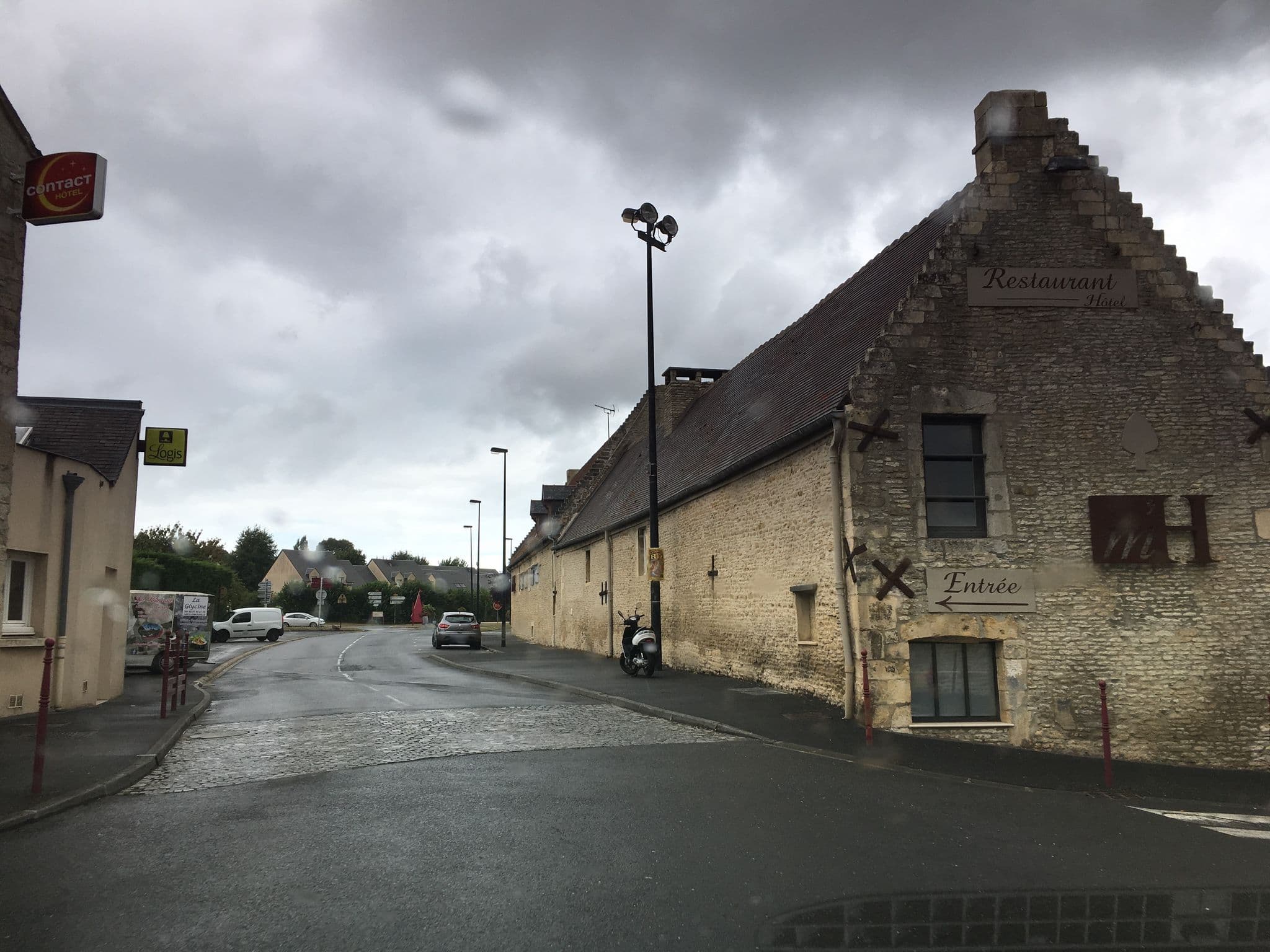 Street view near La Glycine, Bénouville — © cquest (CC BY-SA · Mapillary)