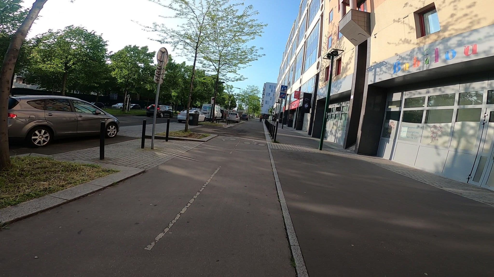 Street view near Balladins, Épinay-sur-Seine — © Delhuu (CC BY-SA · Mapillary)