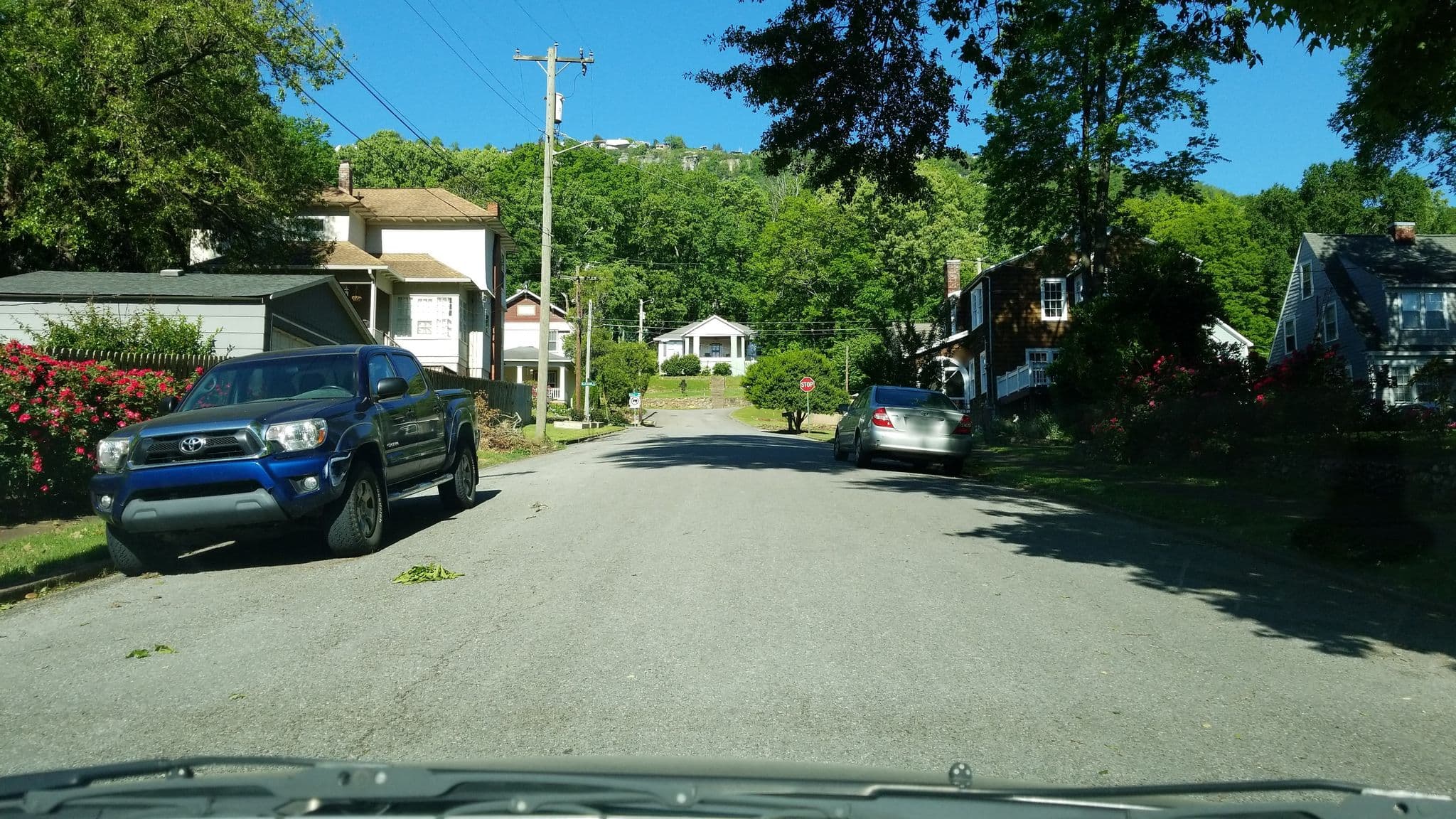 Street view near The Bear House circa 1890, Lookout Mountain — © tree2424 (CC BY-SA · Mapillary)