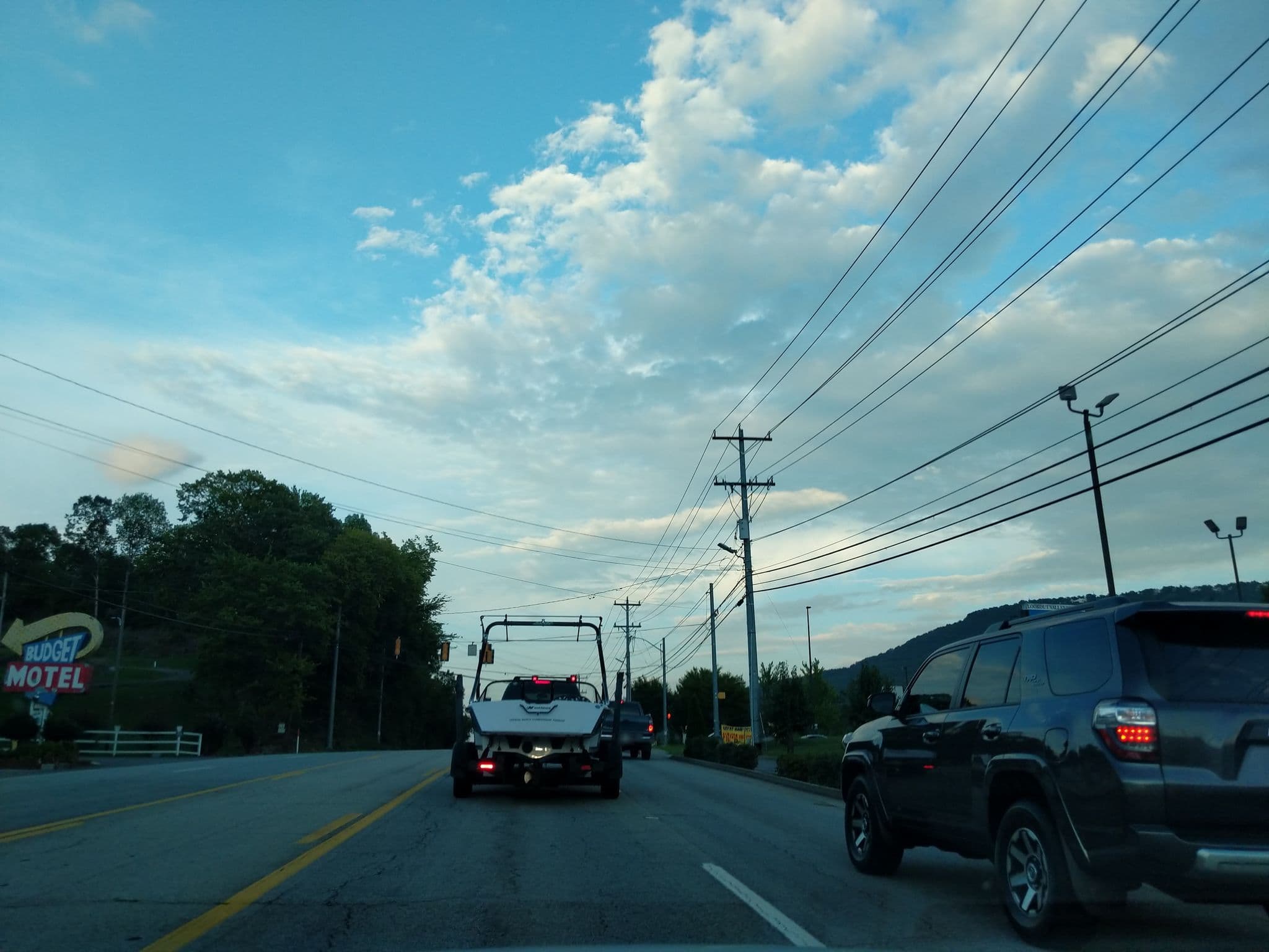 Street view near Budget Motel, Lookout Mountain — © atze02 (CC BY-SA · Mapillary)