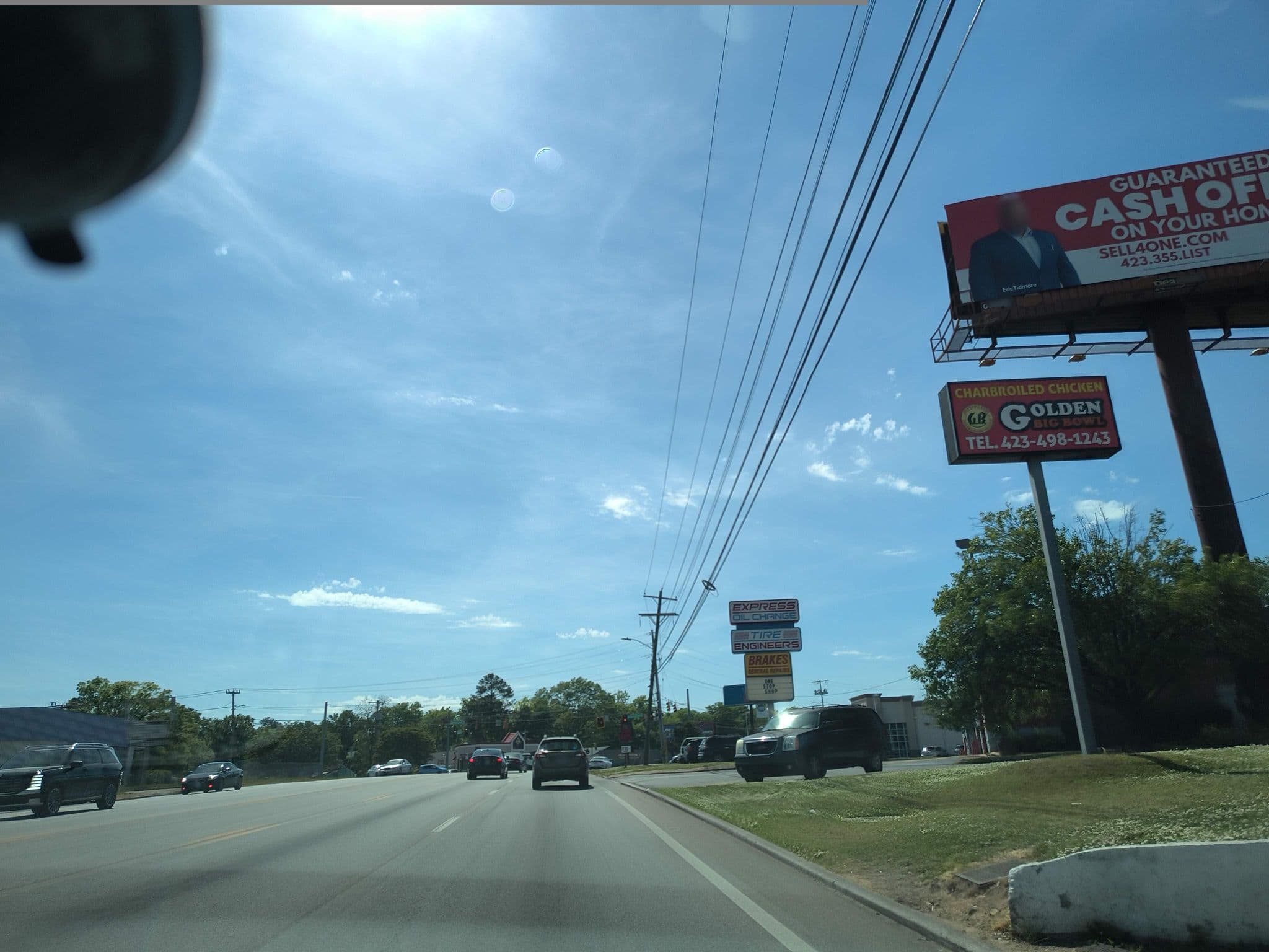 Street view near Motel 6, East Ridge — © jarielj (CC BY-SA · Mapillary)