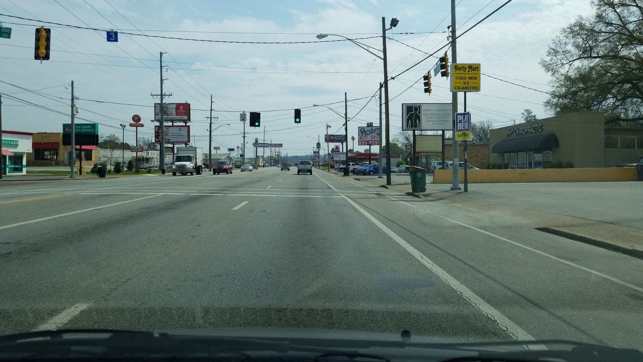 Street view near Sweet Dreams, East Ridge — © tree2424 (CC BY-SA · Mapillary)