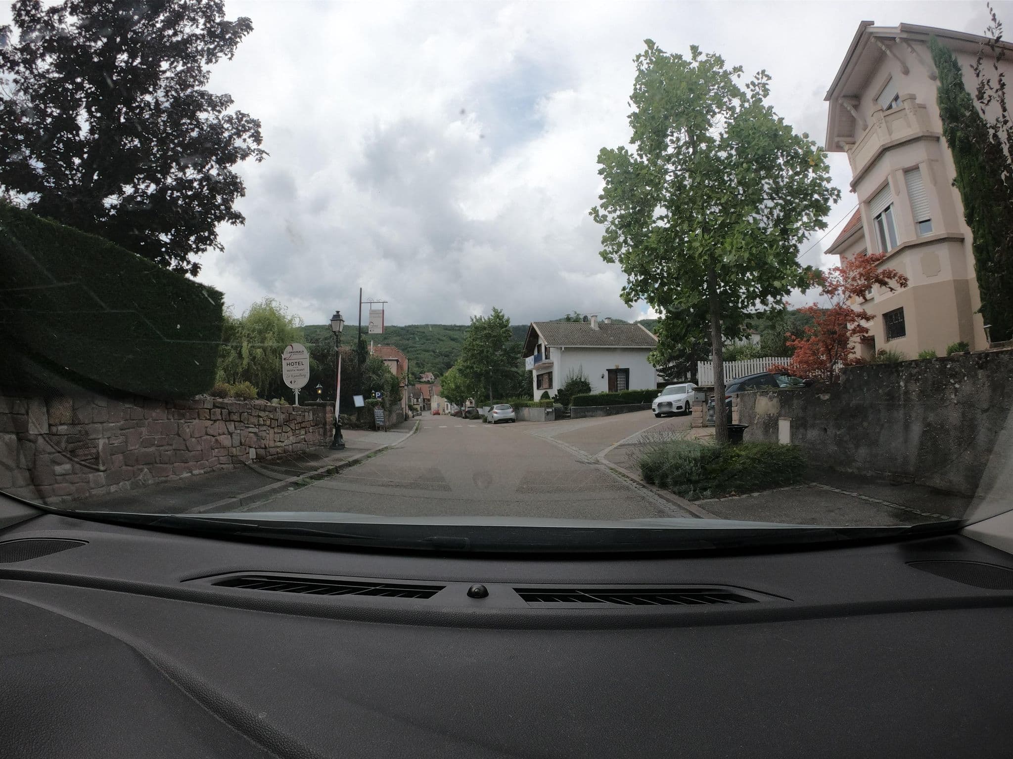 Street view near Hôtel Le Kastelberg, Andlau — © vst (CC BY-SA · Mapillary)