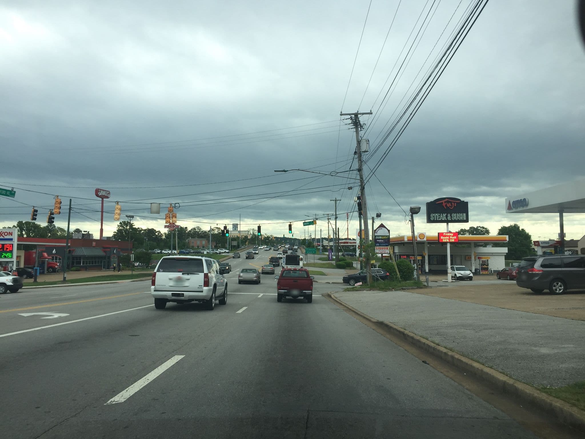 Street view near Hamton Inn, East Brainerd — © tree2424 (CC BY-SA · Mapillary)