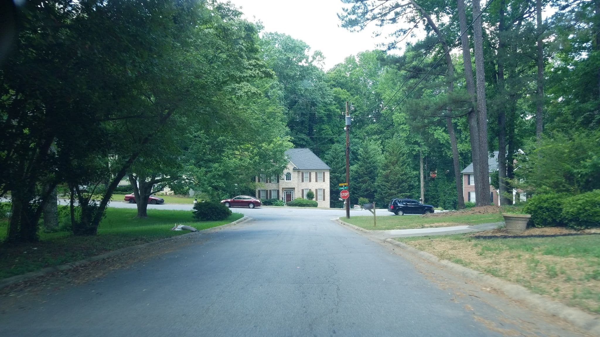 Street view near Katy And Becca's Meowwww Mansion, Smyrna — © bobwz (CC BY-SA · Mapillary)